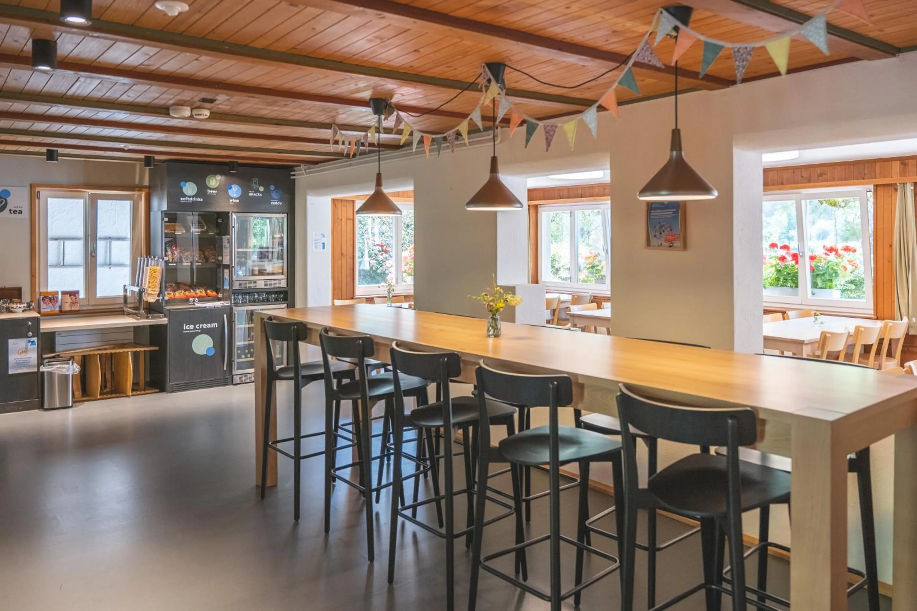 Restaurant/places to eat in Brienz Youth Hostel