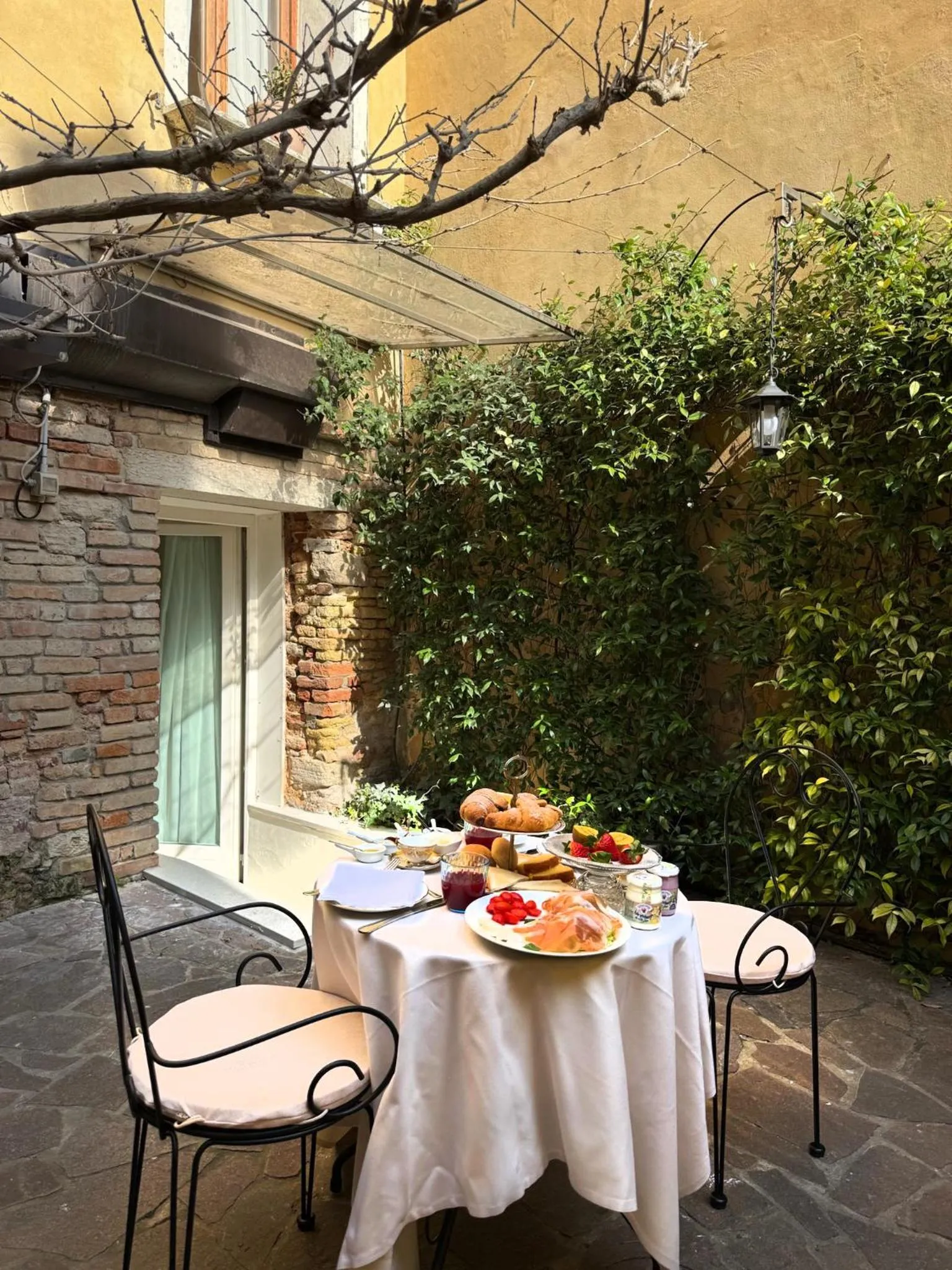 Patio in Avogaria 5 Rooms