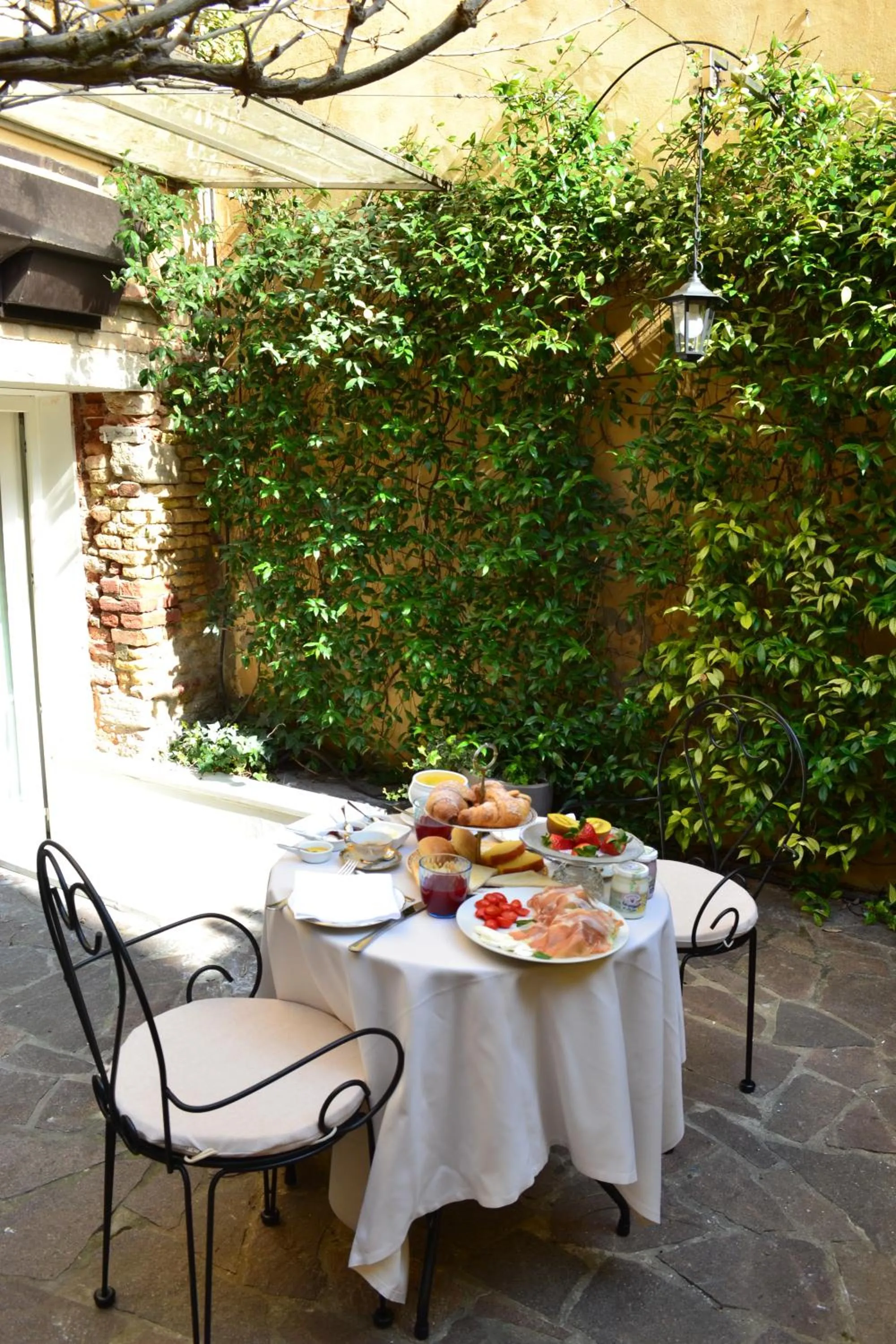 Patio in Avogaria 5 Rooms