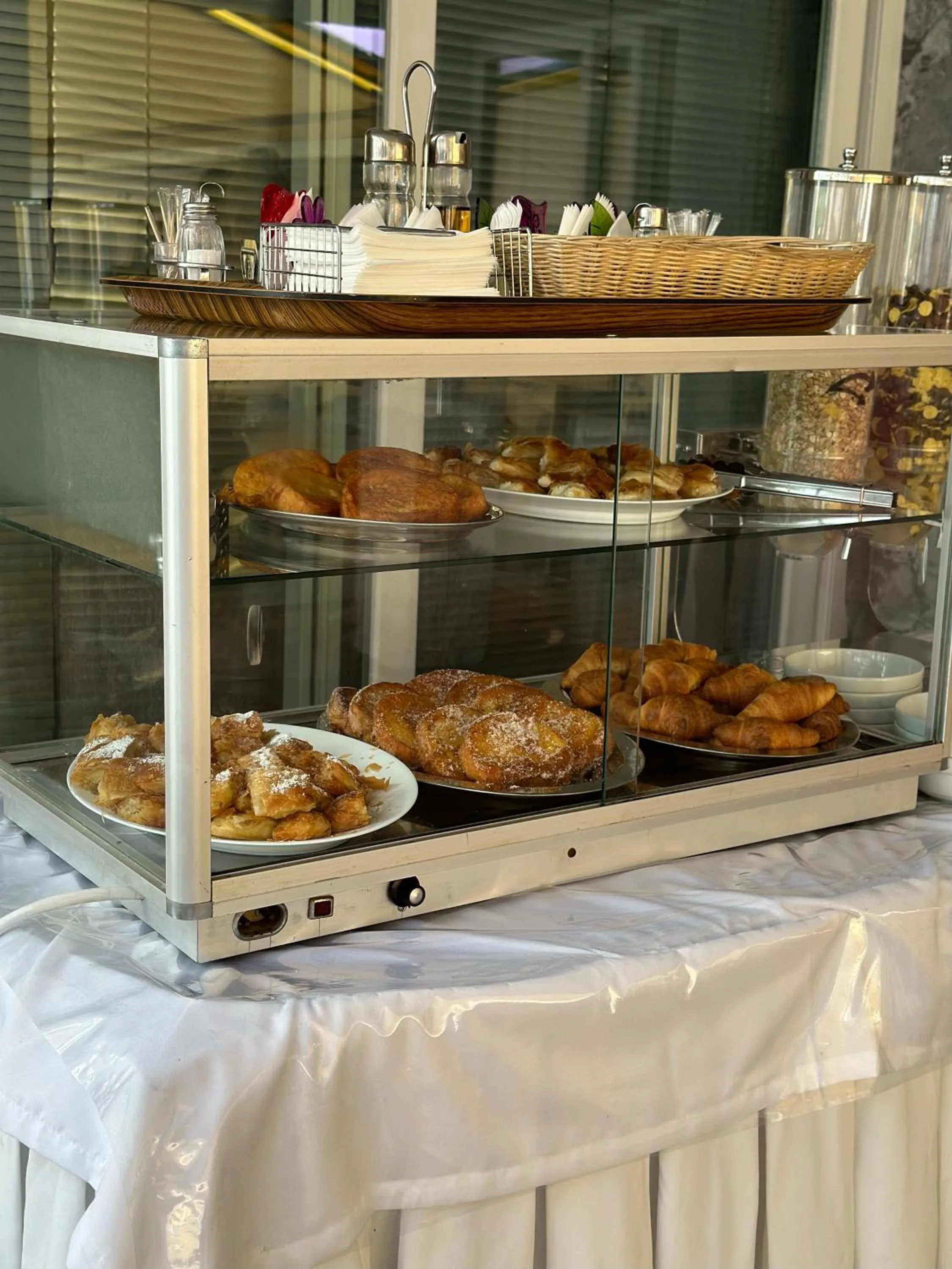 Food and drinks in Hotel Olympion