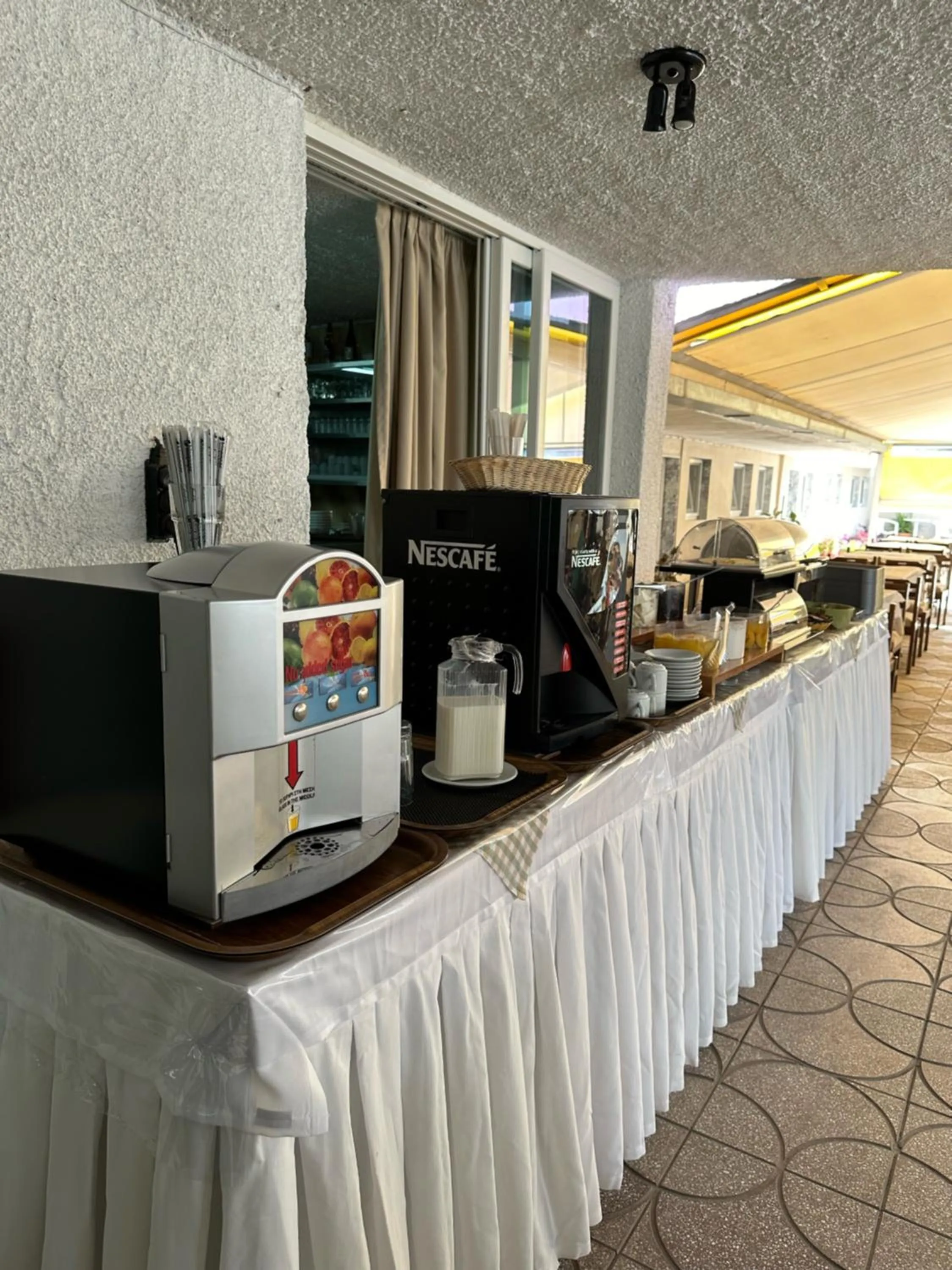 Restaurant/places to eat in Hotel Olympion