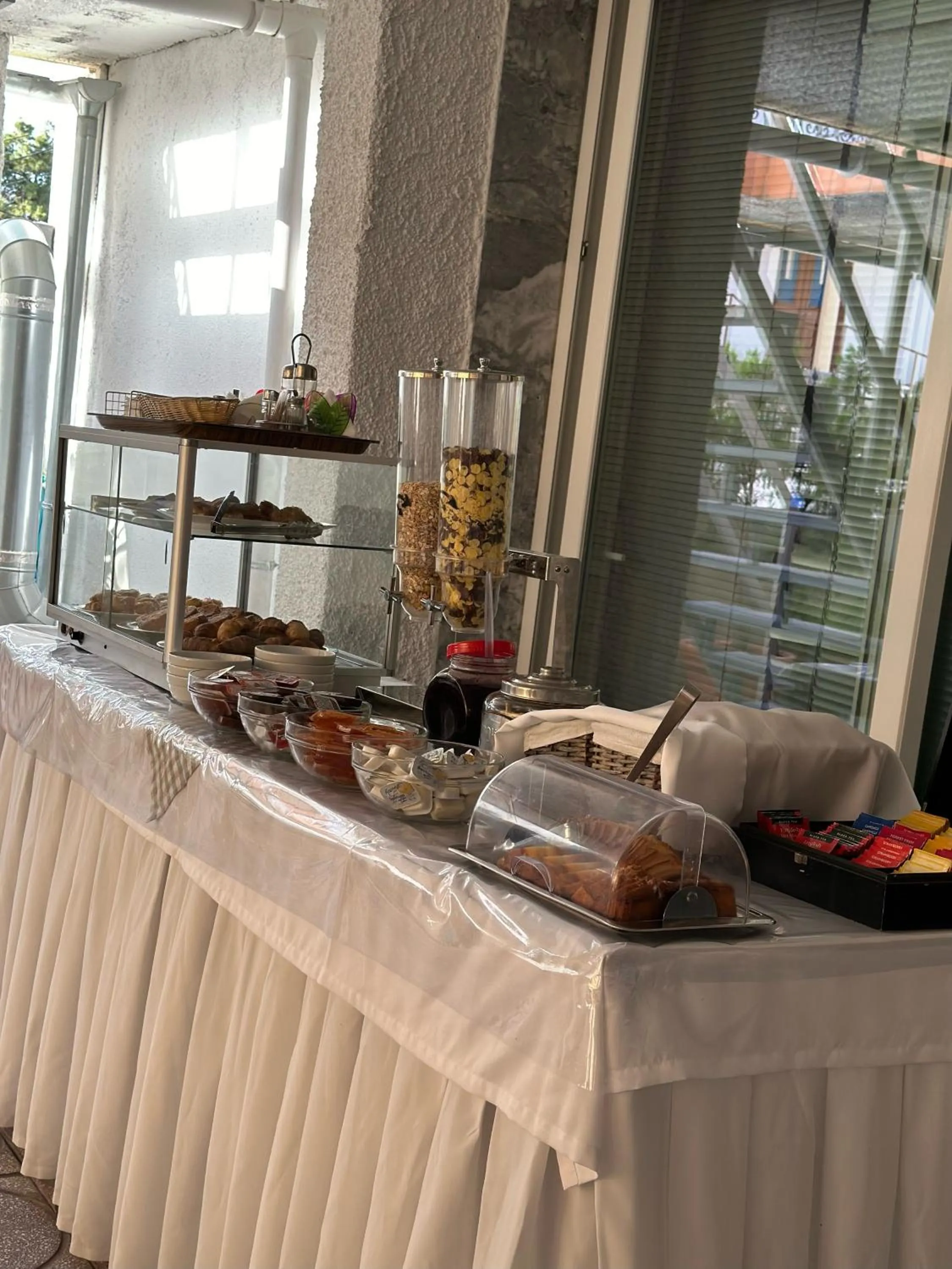 Food and drinks in Hotel Olympion