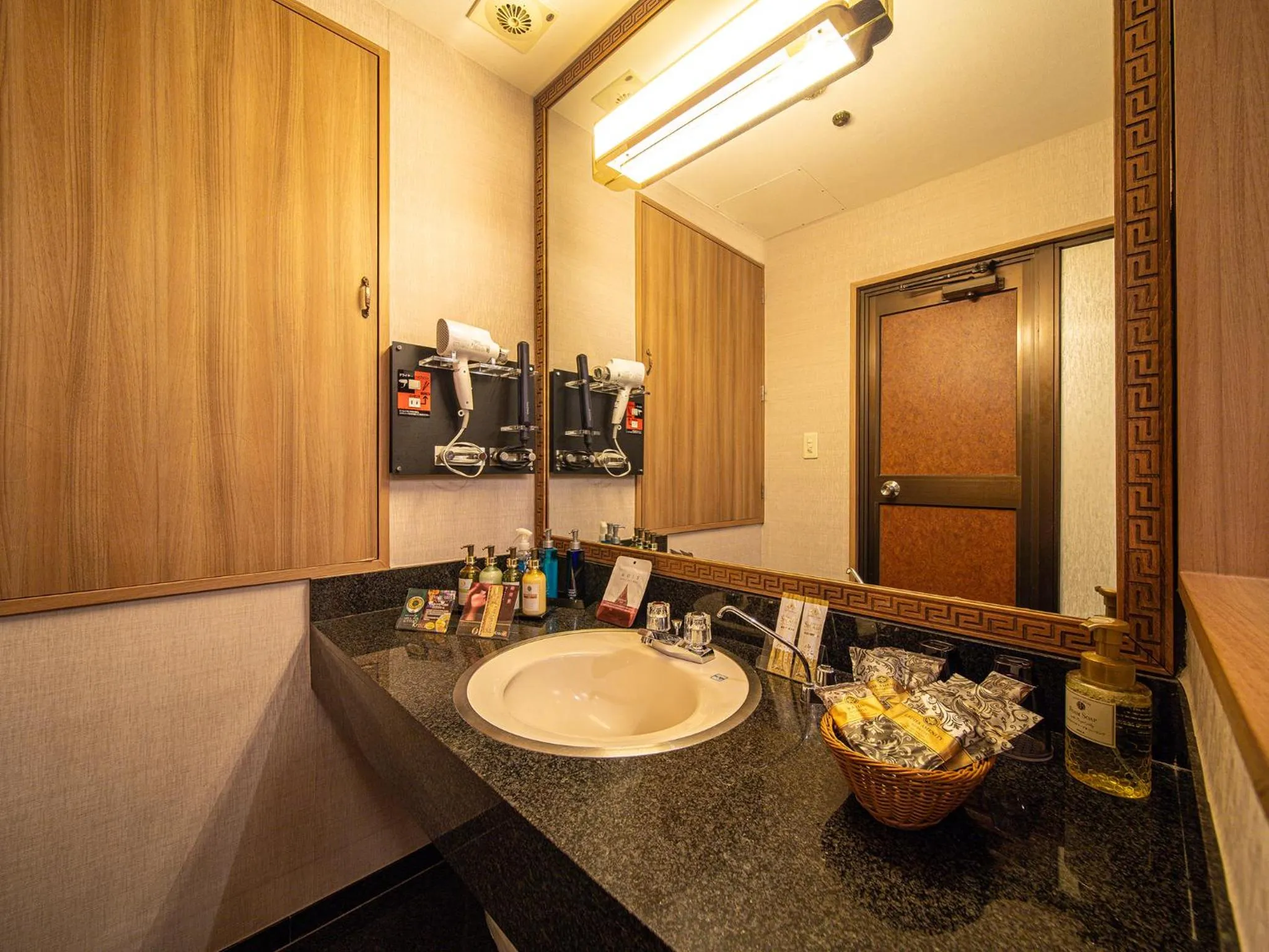 Photo of the whole room in Hotel Metro (Adult Only)