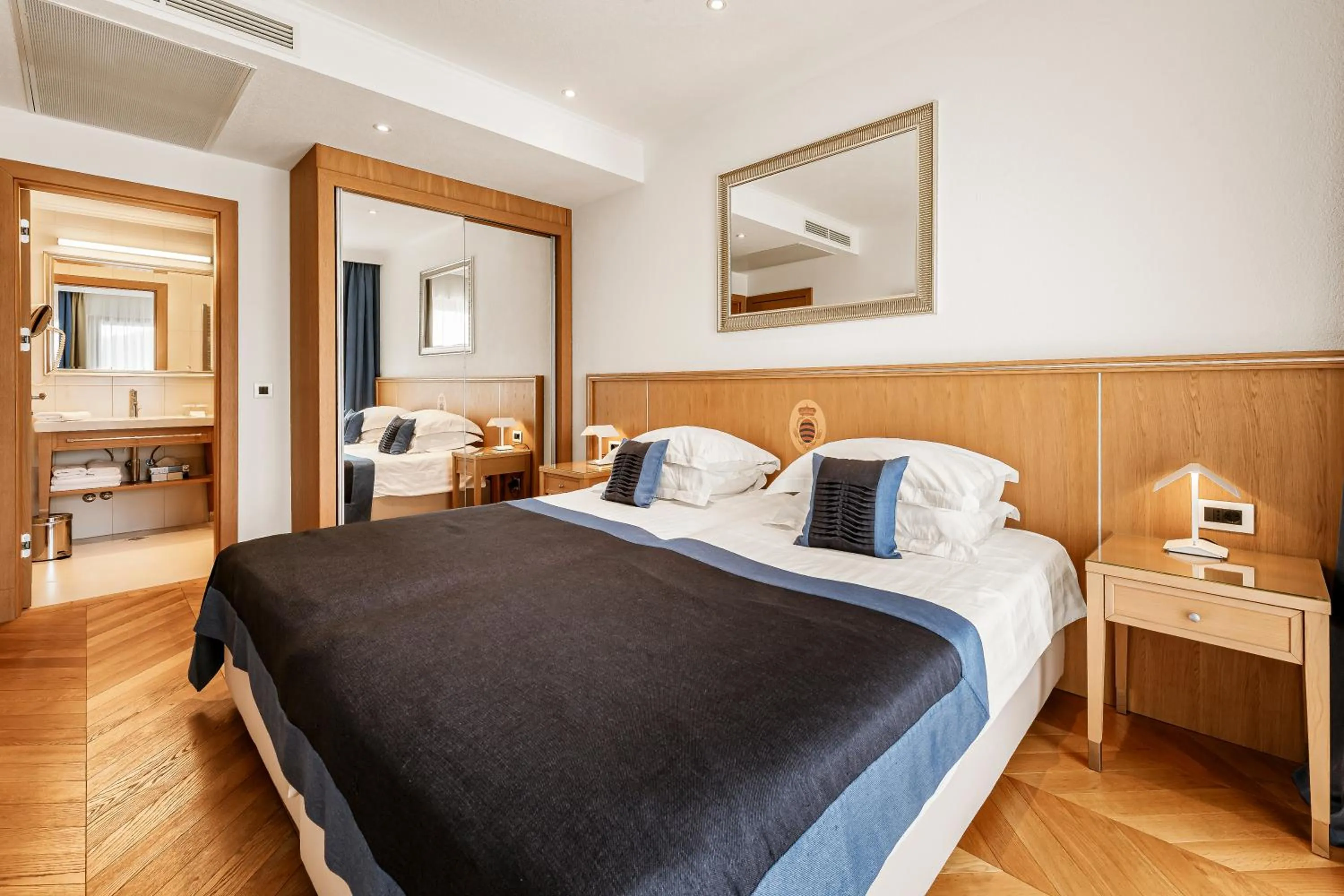 Bed in Villa Malo More