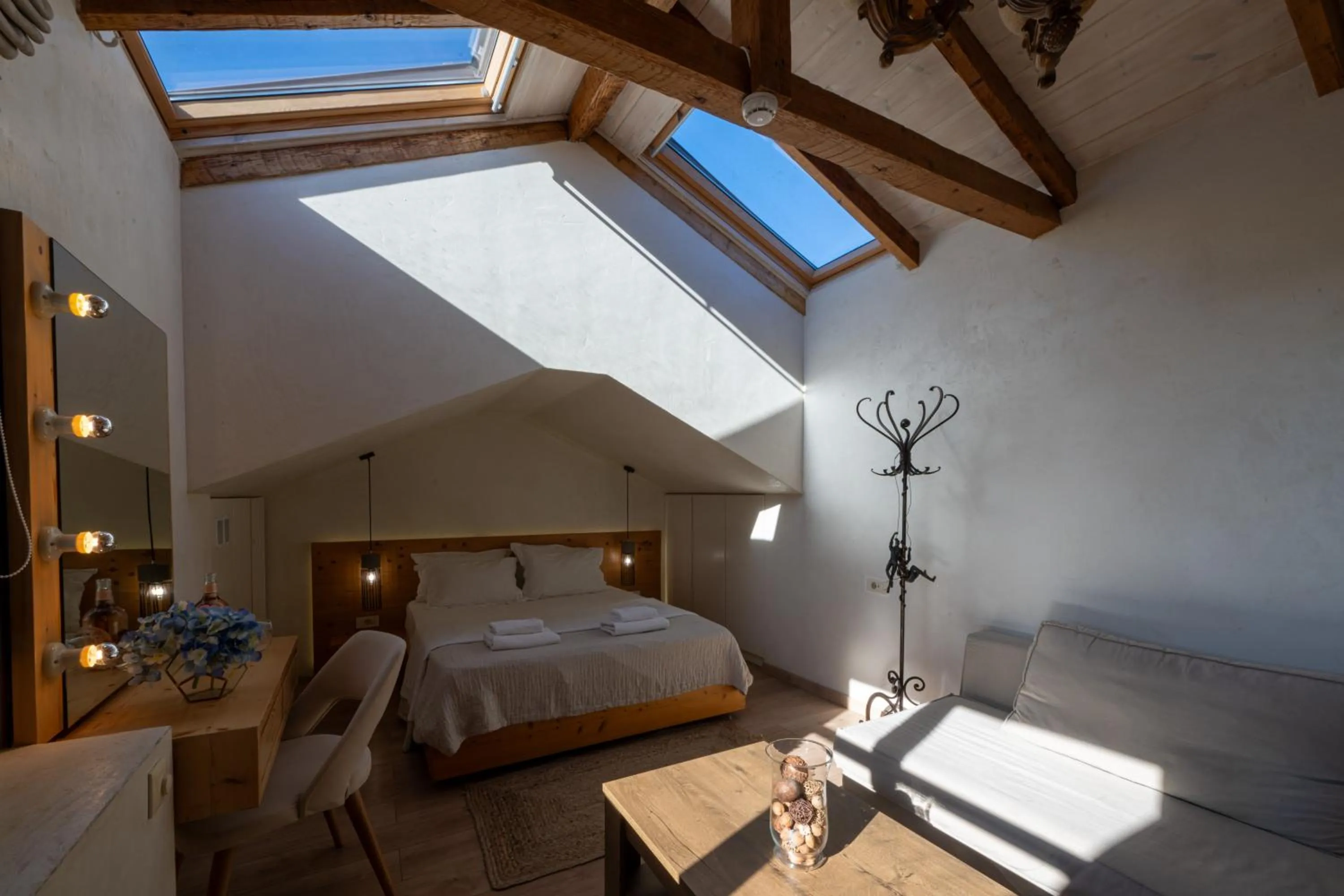 Photo of the whole room, Bed in Panellinion Luxury Rooms