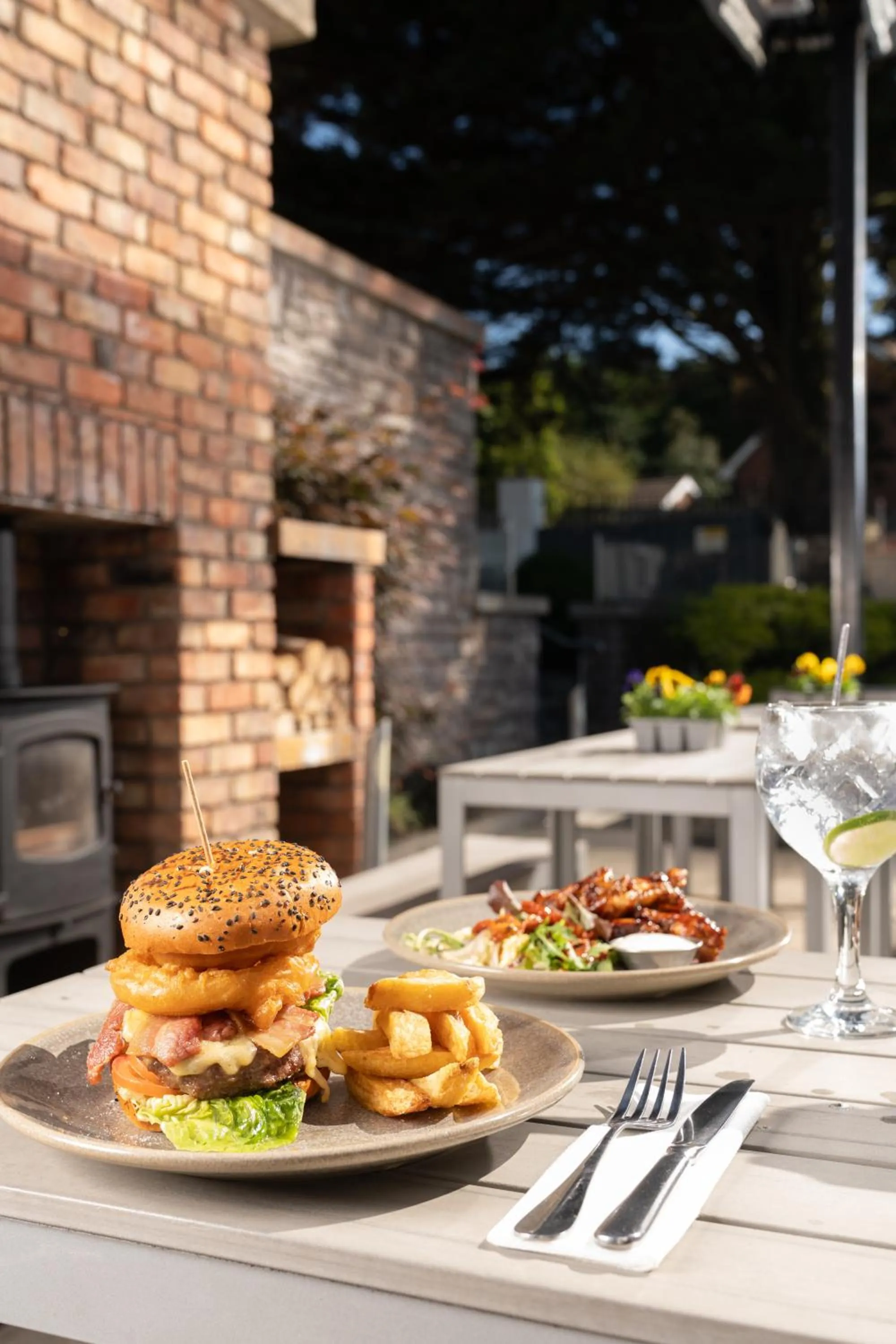 Ivanhoe Inn and Hotel