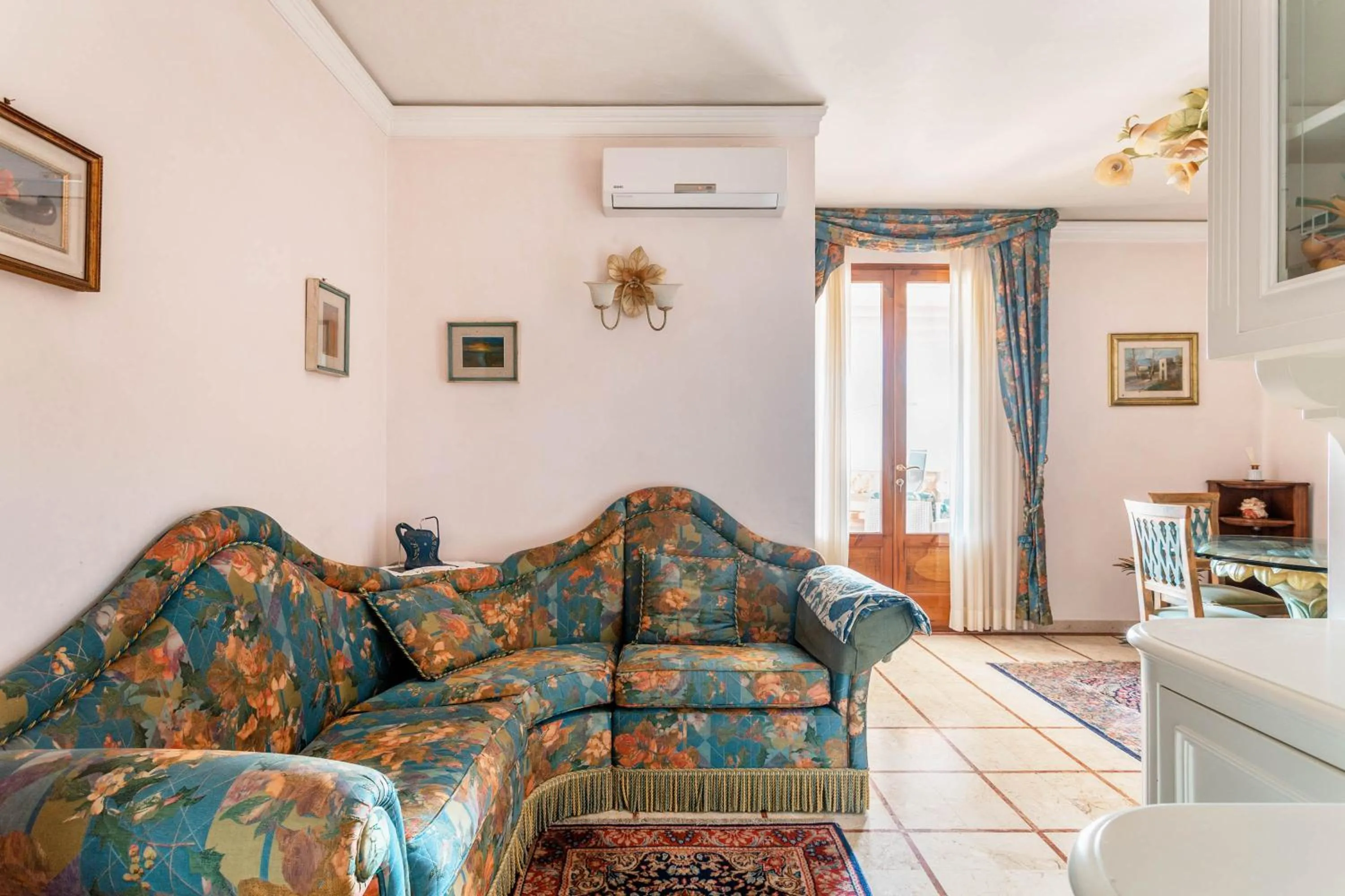 TV and multimedia in Hotel Sonia