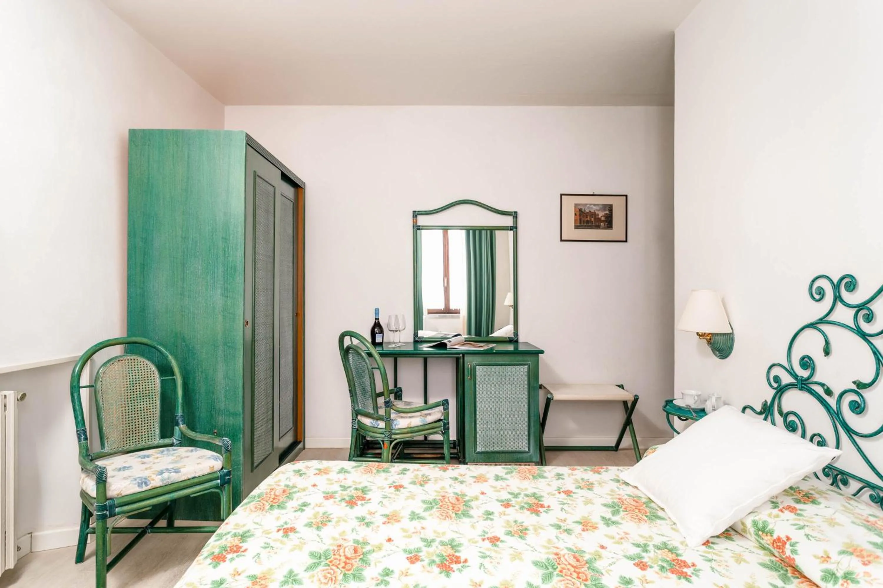 TV and multimedia, Bed in Hotel Sonia