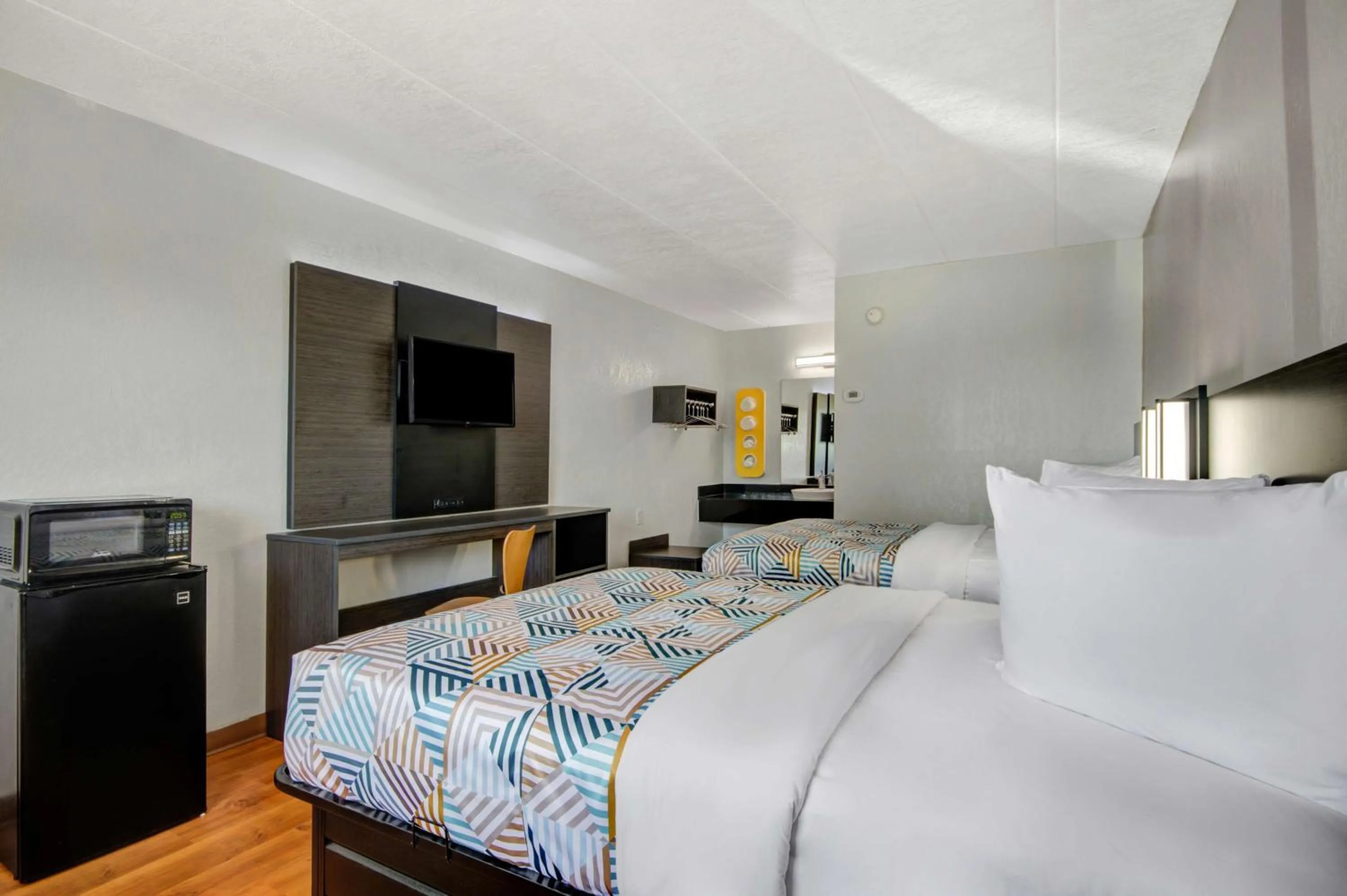 Other, Bed in Motel 6-York, PA