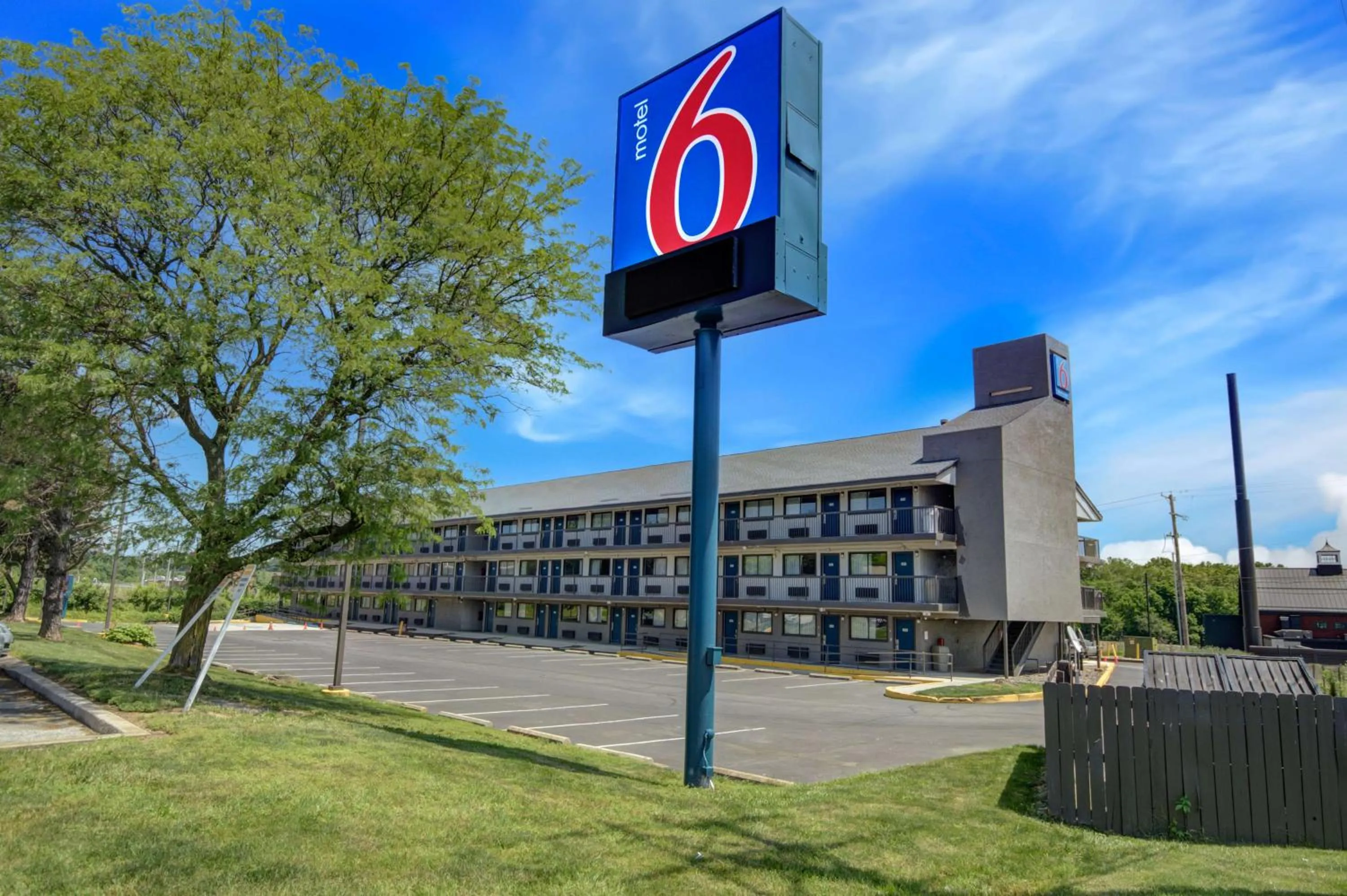 Property building in Motel 6-York, PA