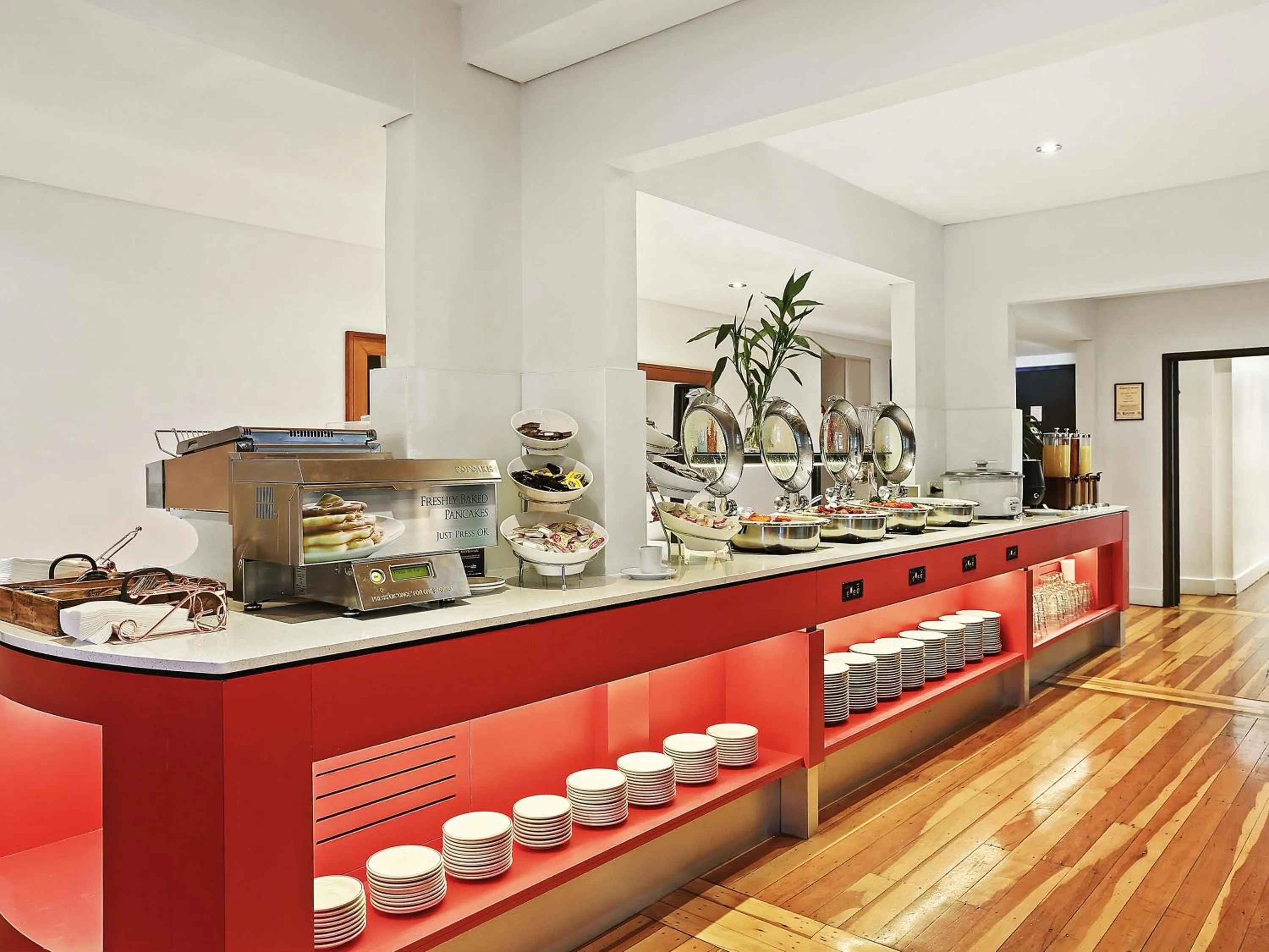 Restaurant/places to eat in ibis Sydney World Square