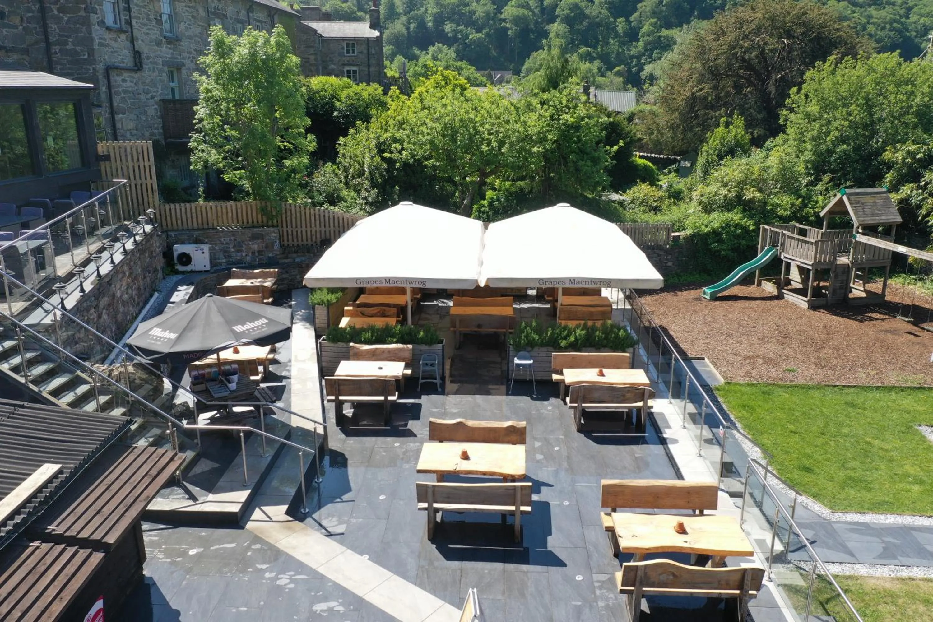 Grapes Hotel, Bar & Restaurant Snowdonia Nr Zip World