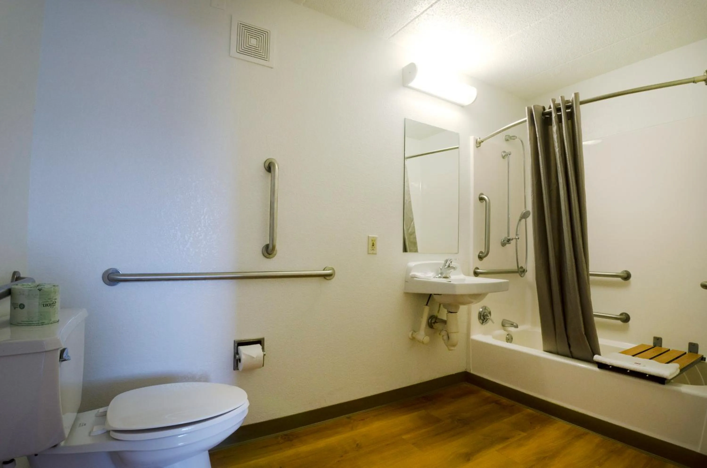 Shower in Motel 6-Gaithersburg, DC - Washington