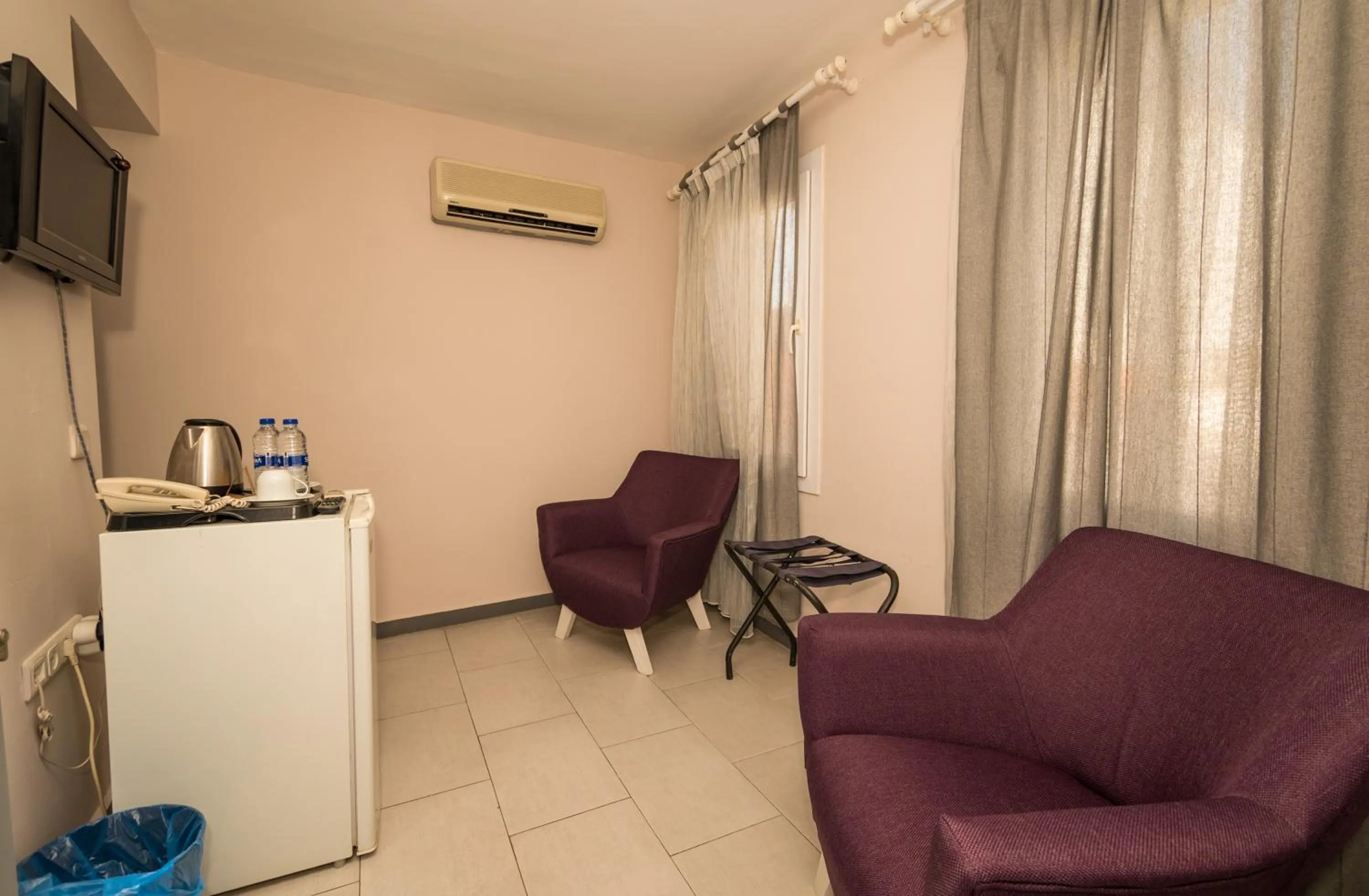 Seating Area in 7 Art Feslegen Hotel By Egeos