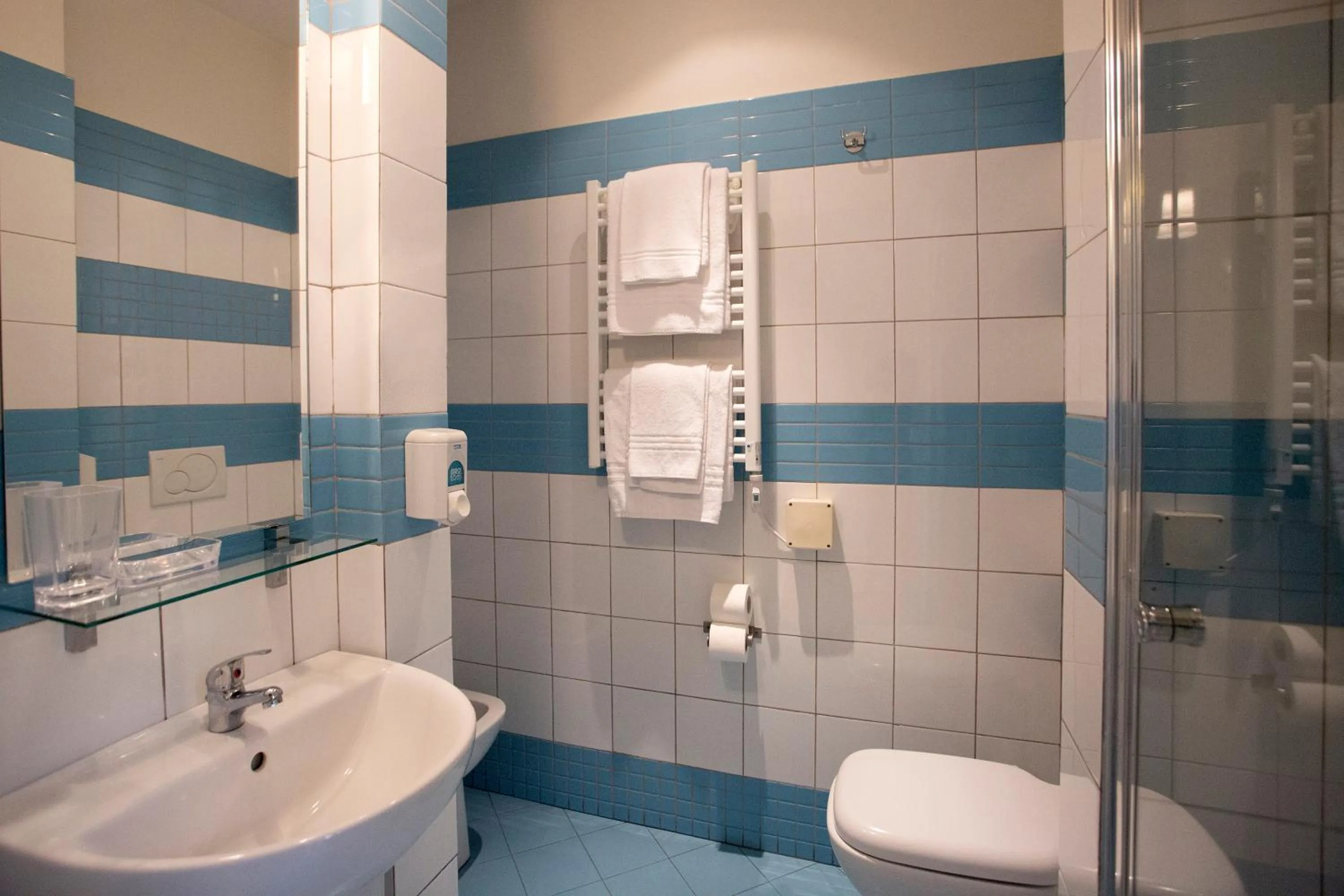 Bathroom in Hotel Bencidormi