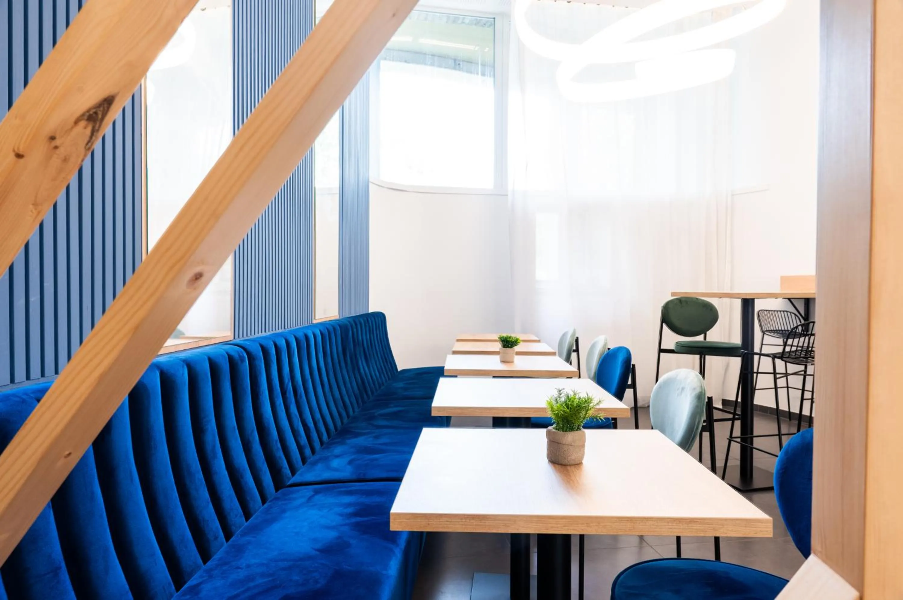 Lobby or reception in Nemea Appart Hotel Elypseo Strasbourg Port