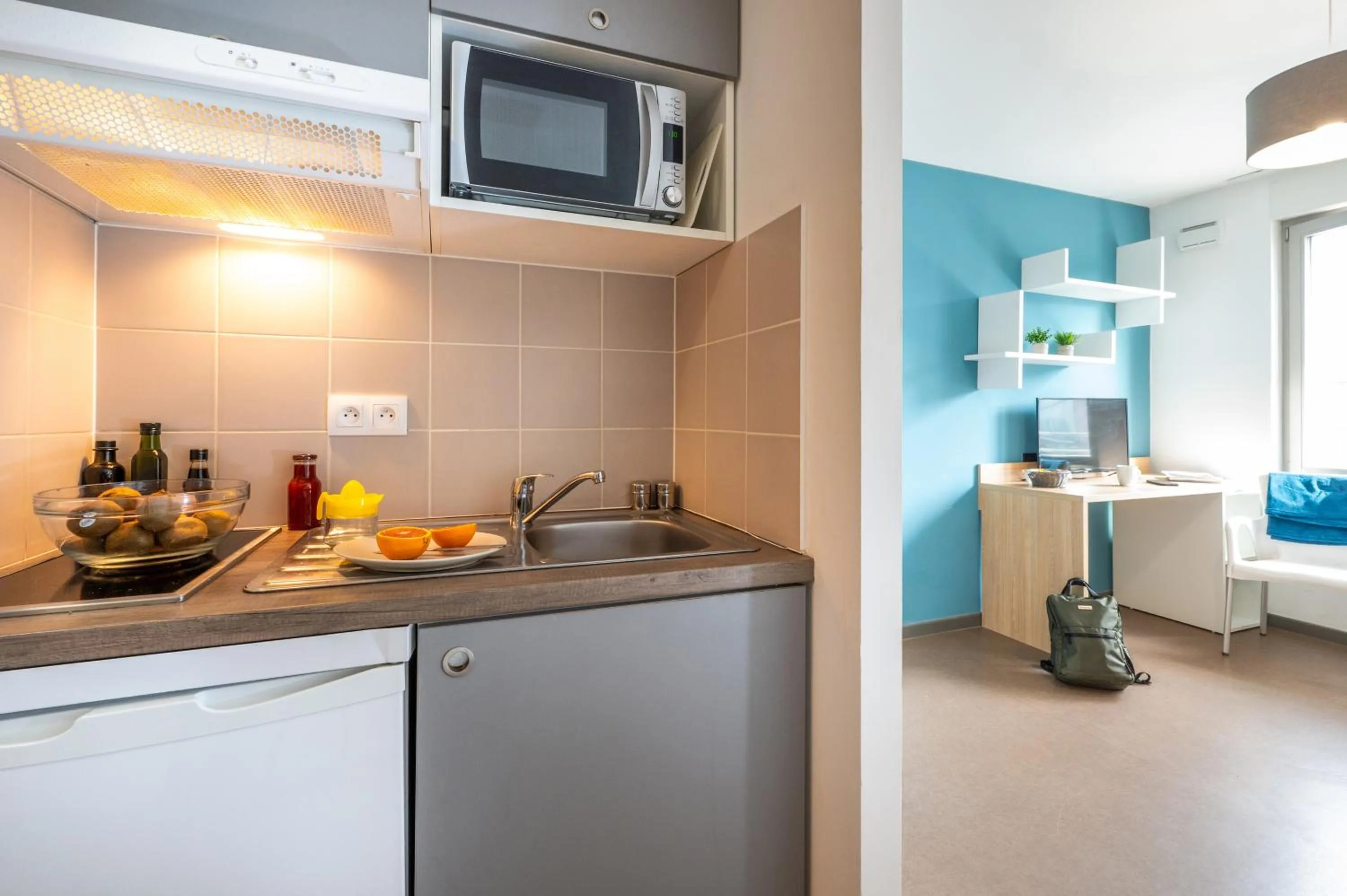 Kitchen or kitchenette in Nemea Appart Hotel Elypseo Strasbourg Port