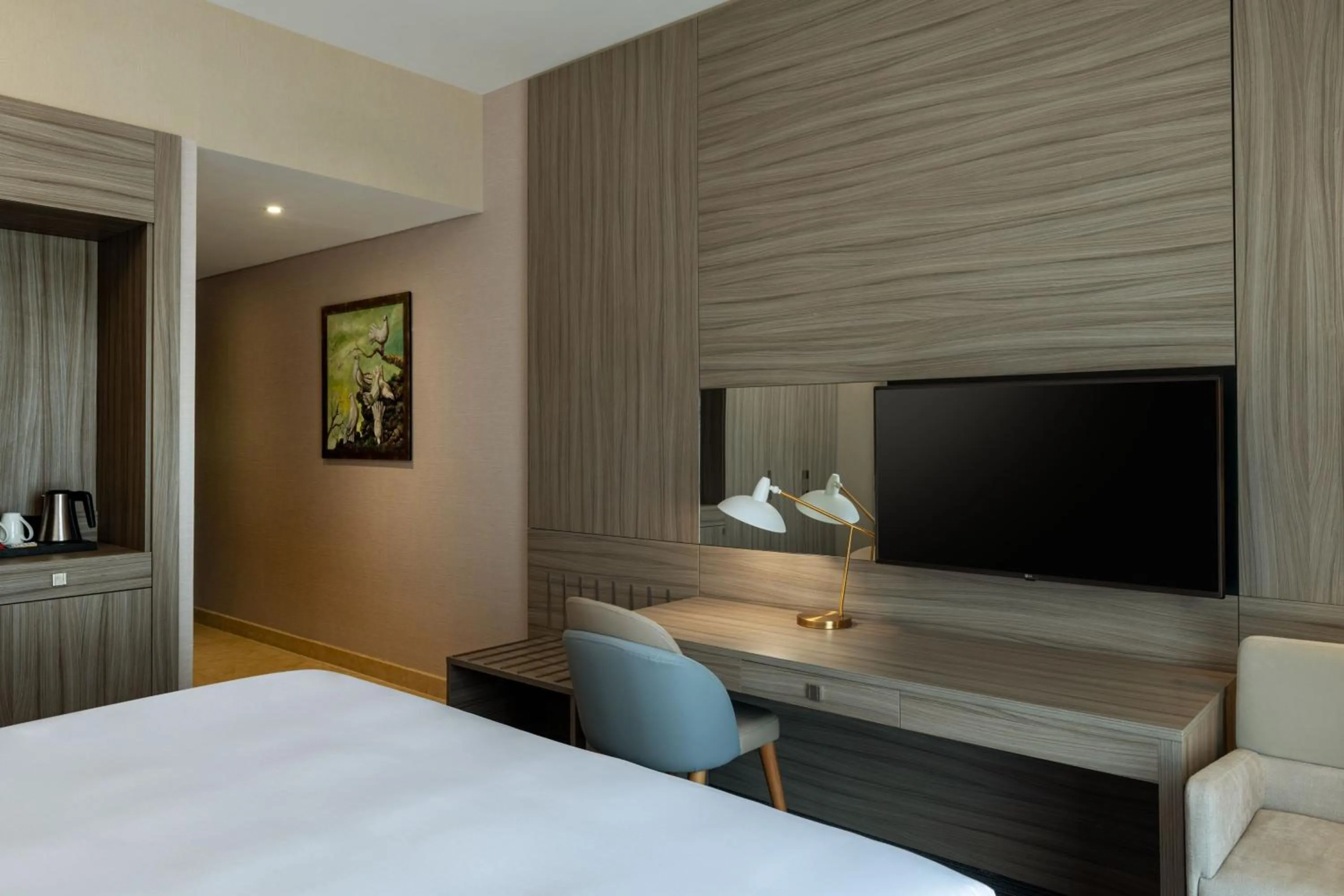 Photo of the whole room, Bed in Four Points by Sheraton Production City, Dubai