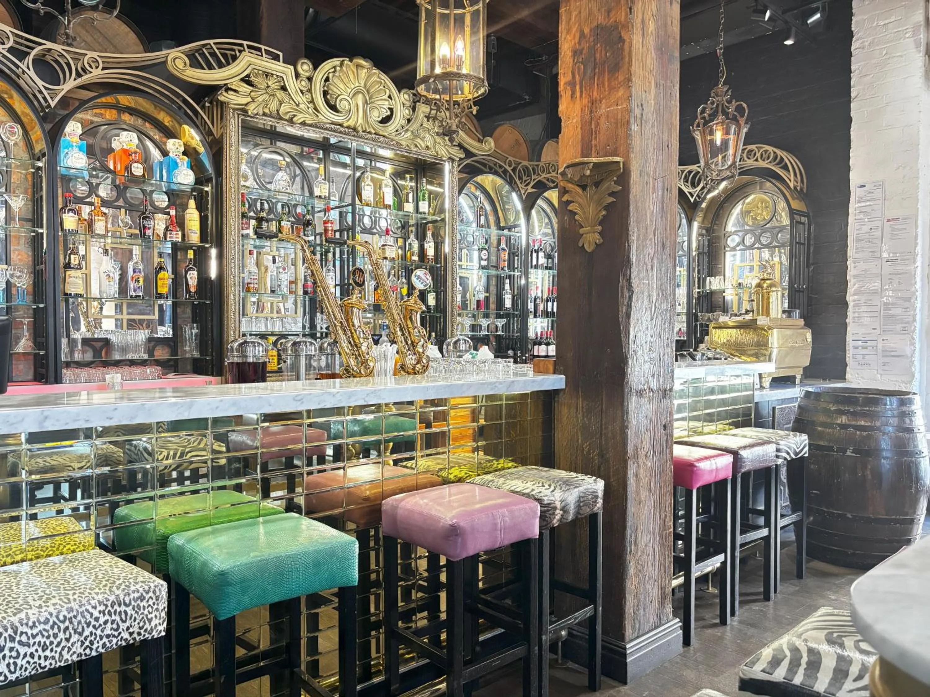 Lounge or bar in ONOMO Hotel Waterfront