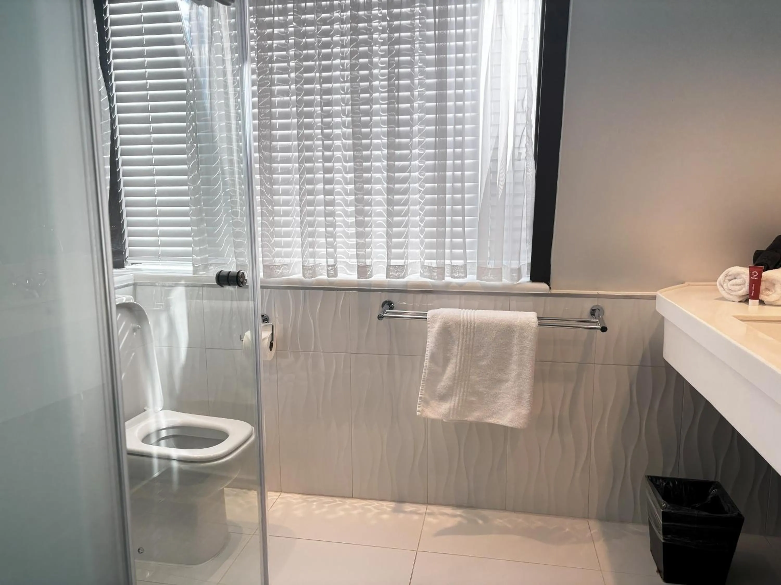 Bathroom in ONOMO Hotel Waterfront