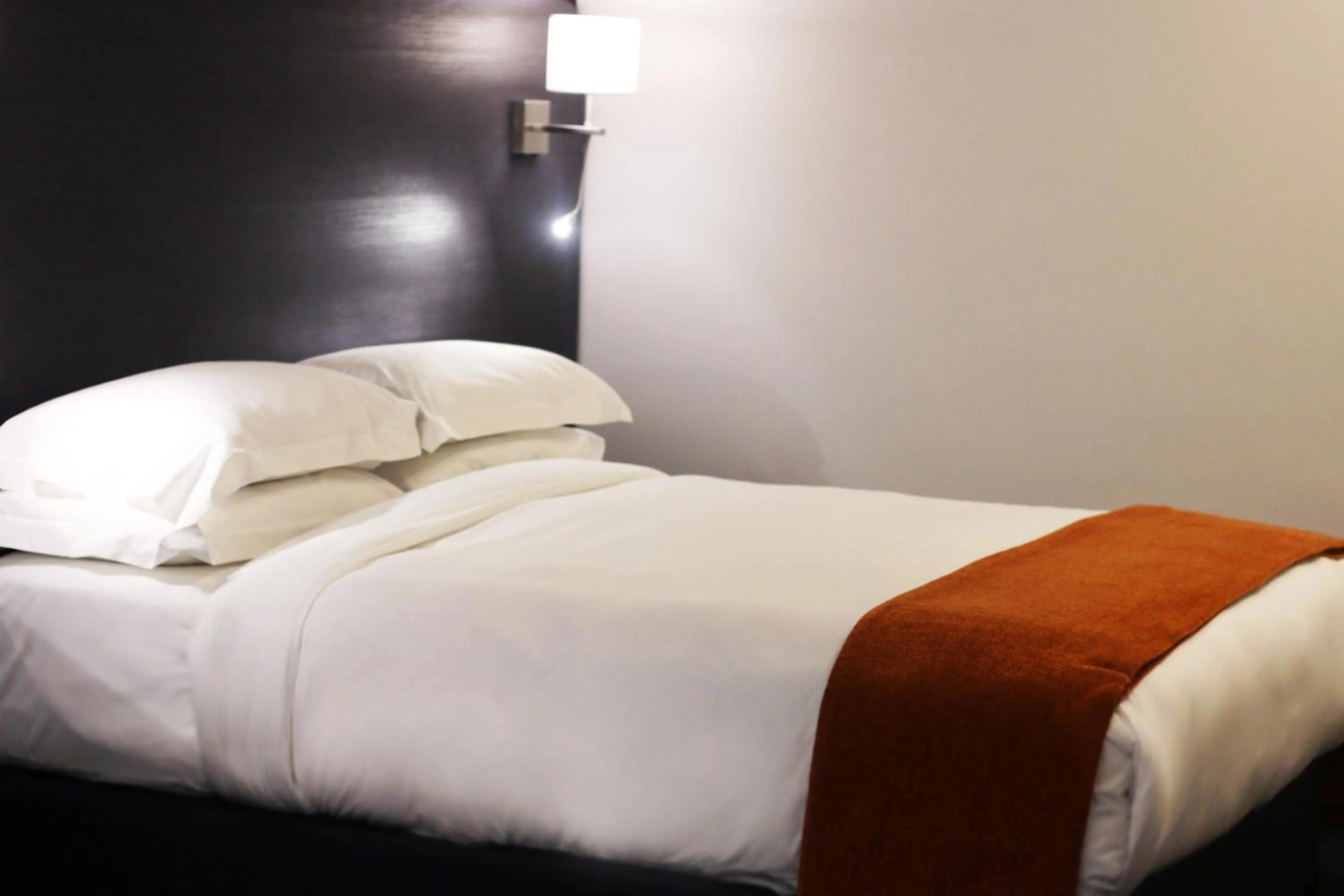Bedroom, Bed in ONOMO Hotel Waterfront