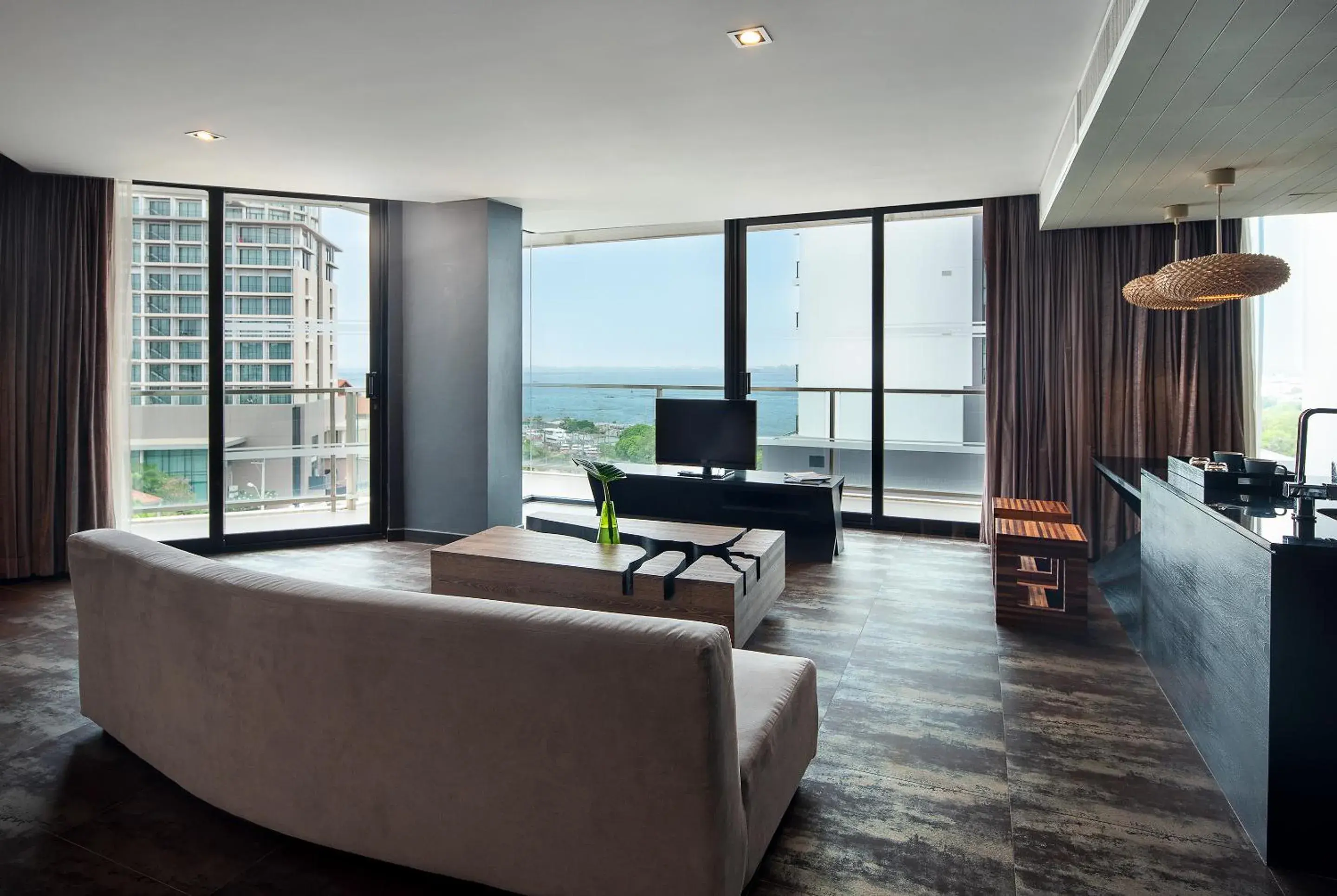 Royal Suite Sea View in TSix5 Quarter Royal Suite Sea View in TSix5 Quarter