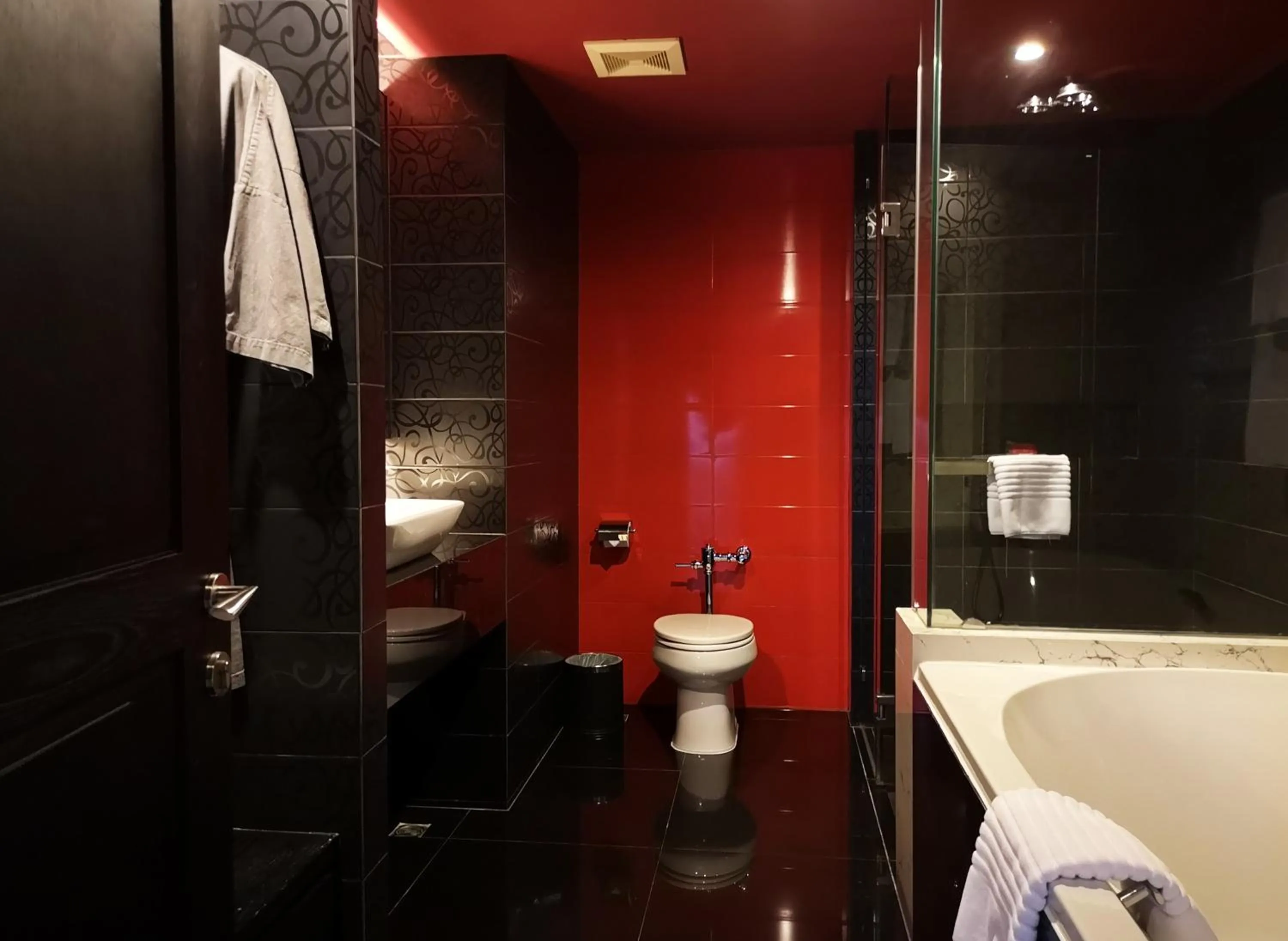 Toilet in TSix5 Quarter