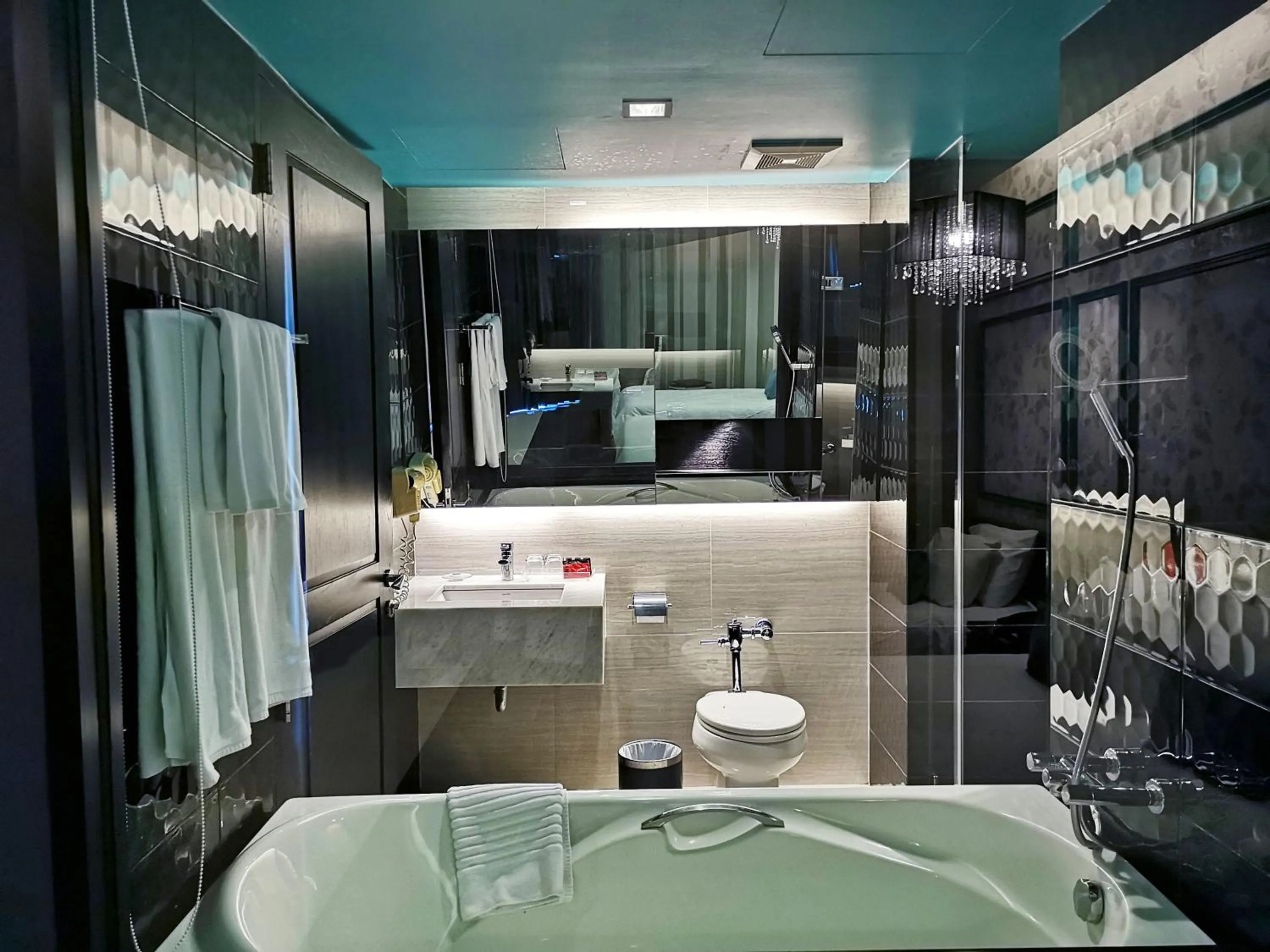 Bathroom in TSix5 Quarter