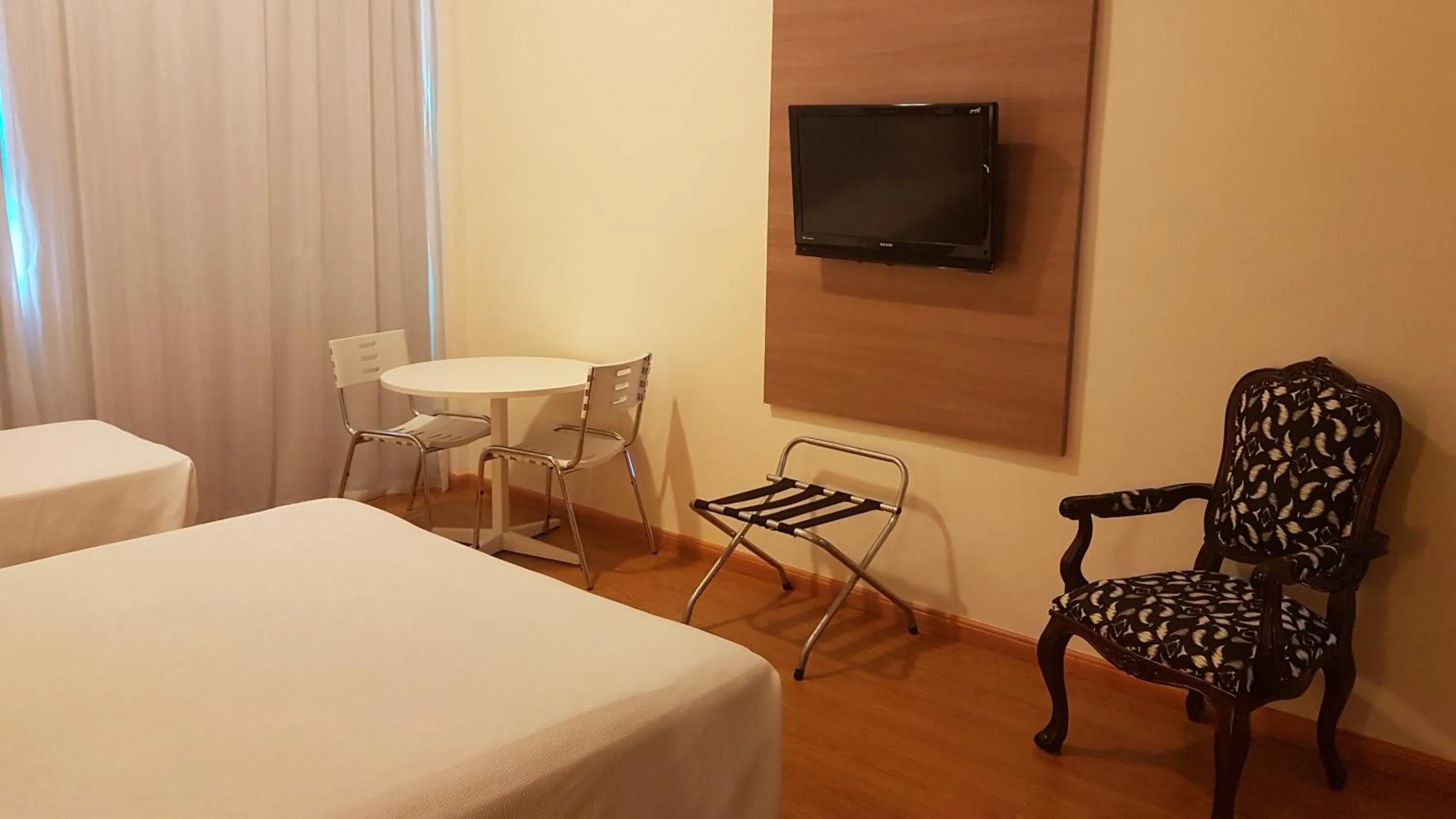 Bed in Premier Parc Hotel