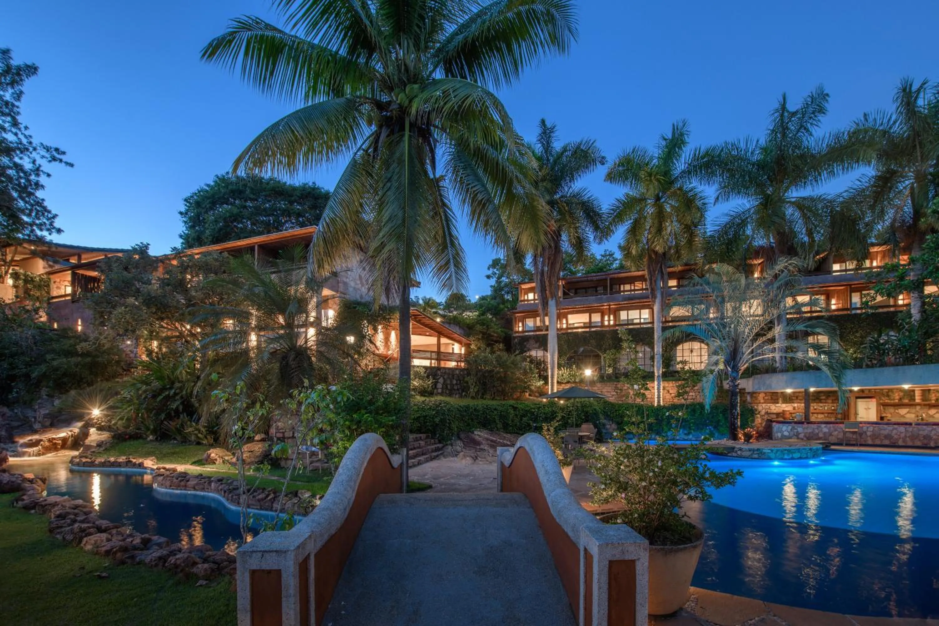 Swimming pool in Hotel Canto das Águas - Roteiro de Charme