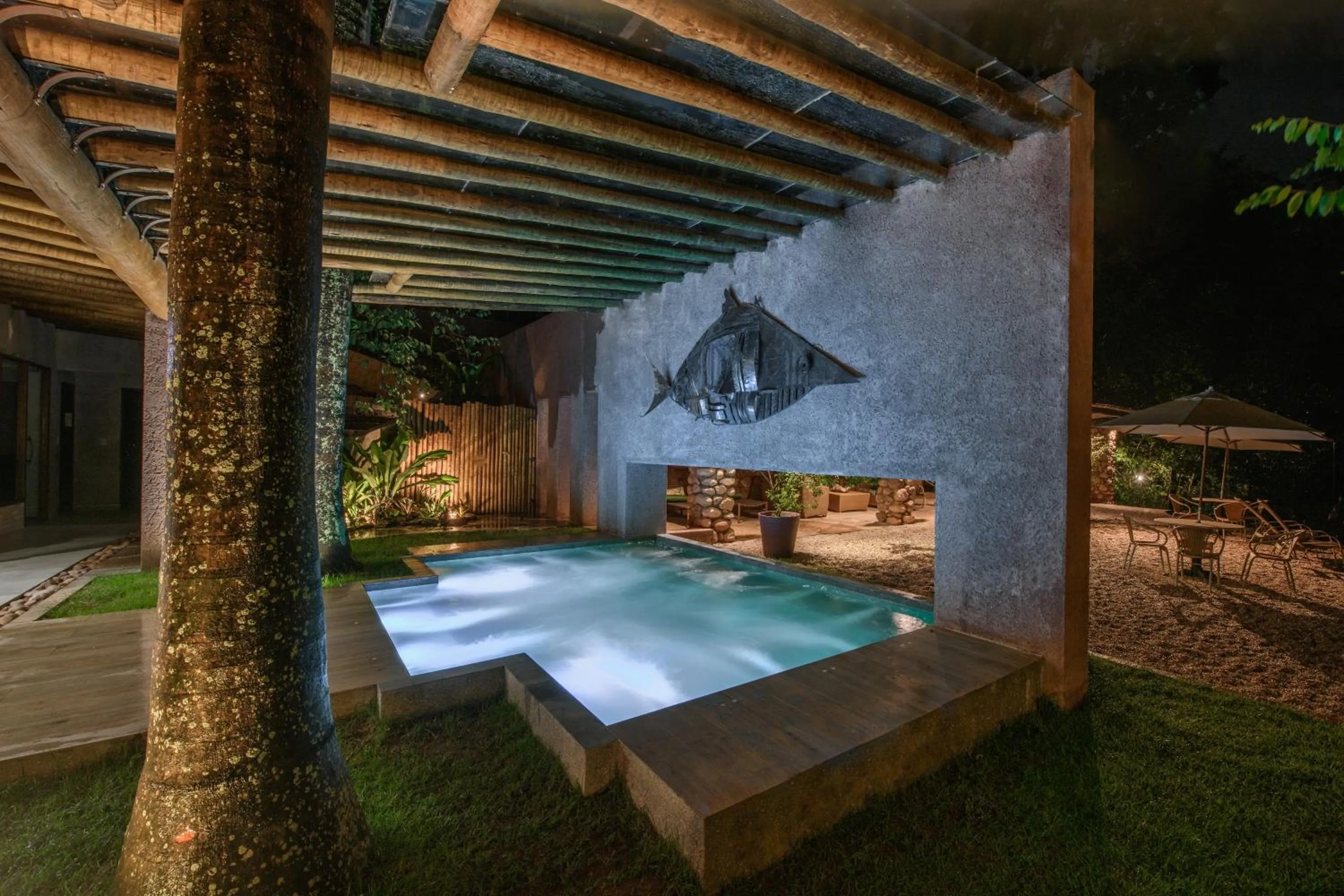 Swimming pool in Hotel Canto das Águas - Roteiro de Charme