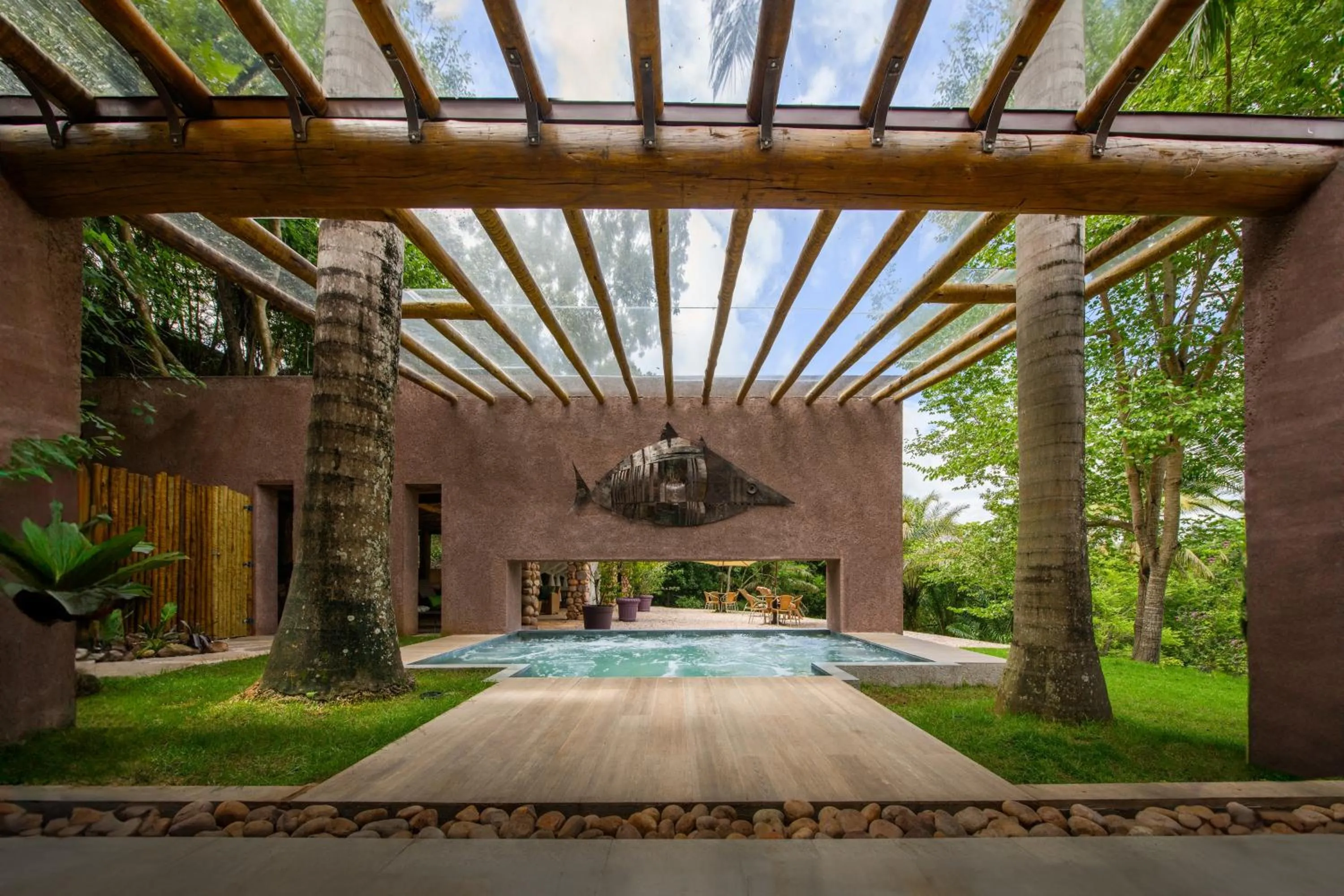 Swimming pool in Hotel Canto das Águas - Roteiro de Charme