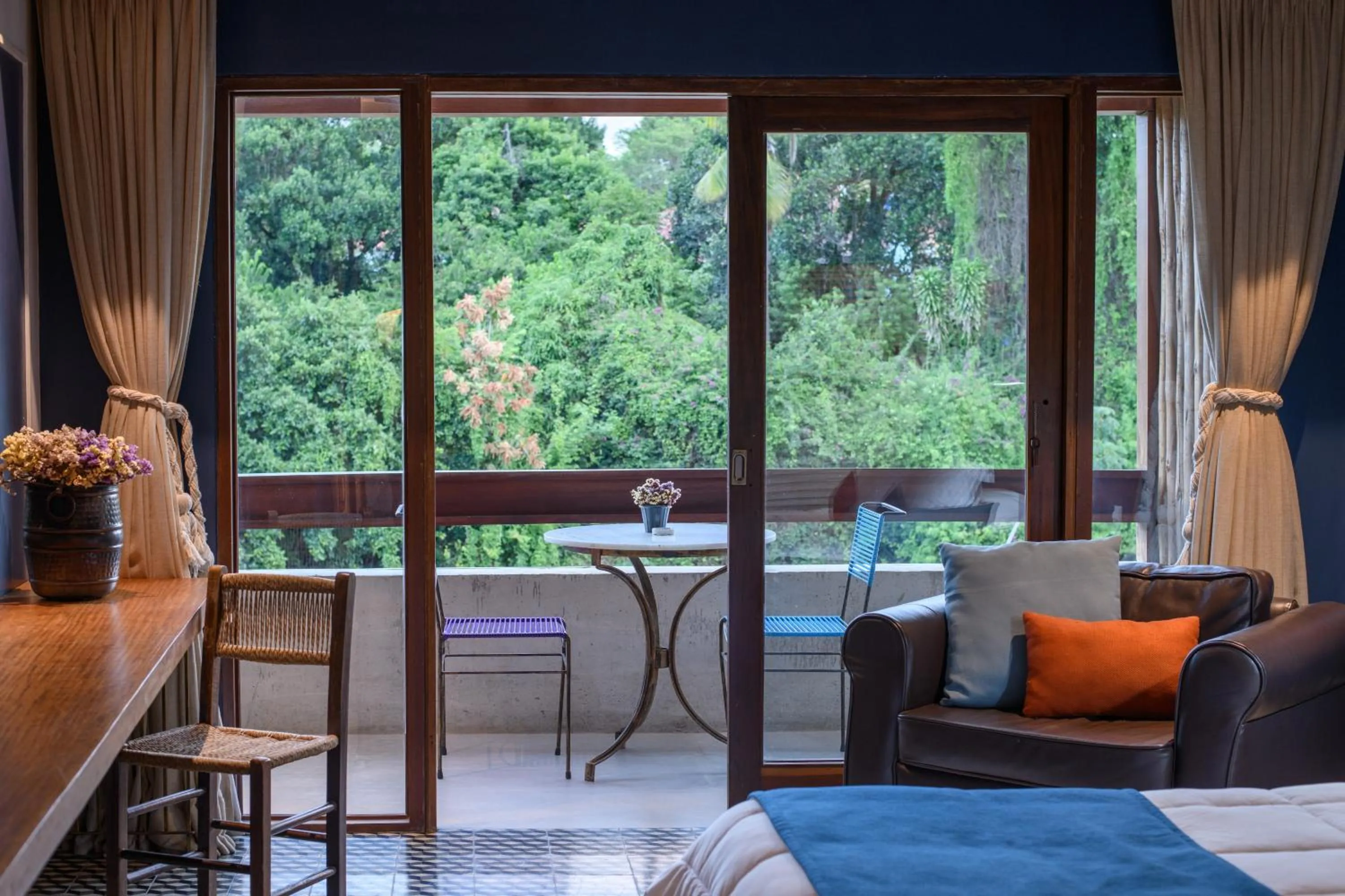 Balcony/Terrace, Bed in Hotel Canto das Águas - Roteiro de Charme