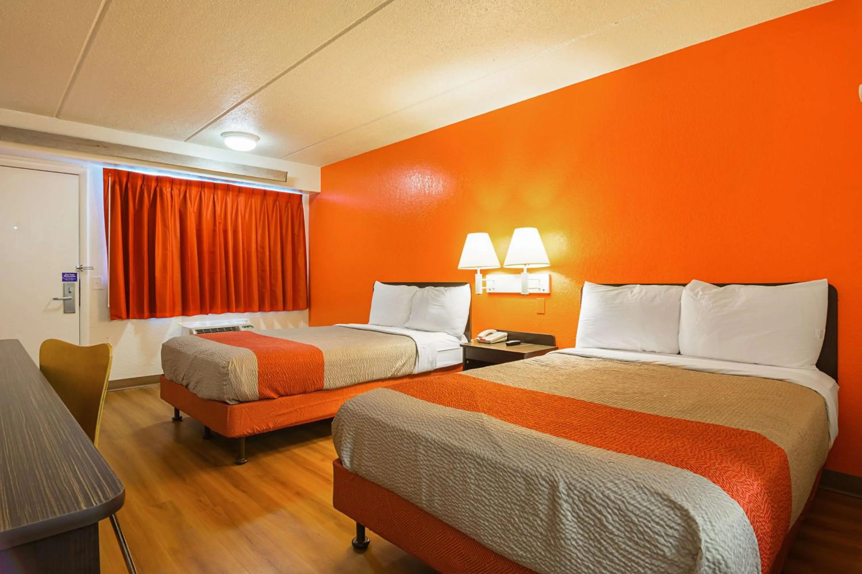 Bedroom, Bed in Motel 6-Tucker, GA - Atlanta Northeast