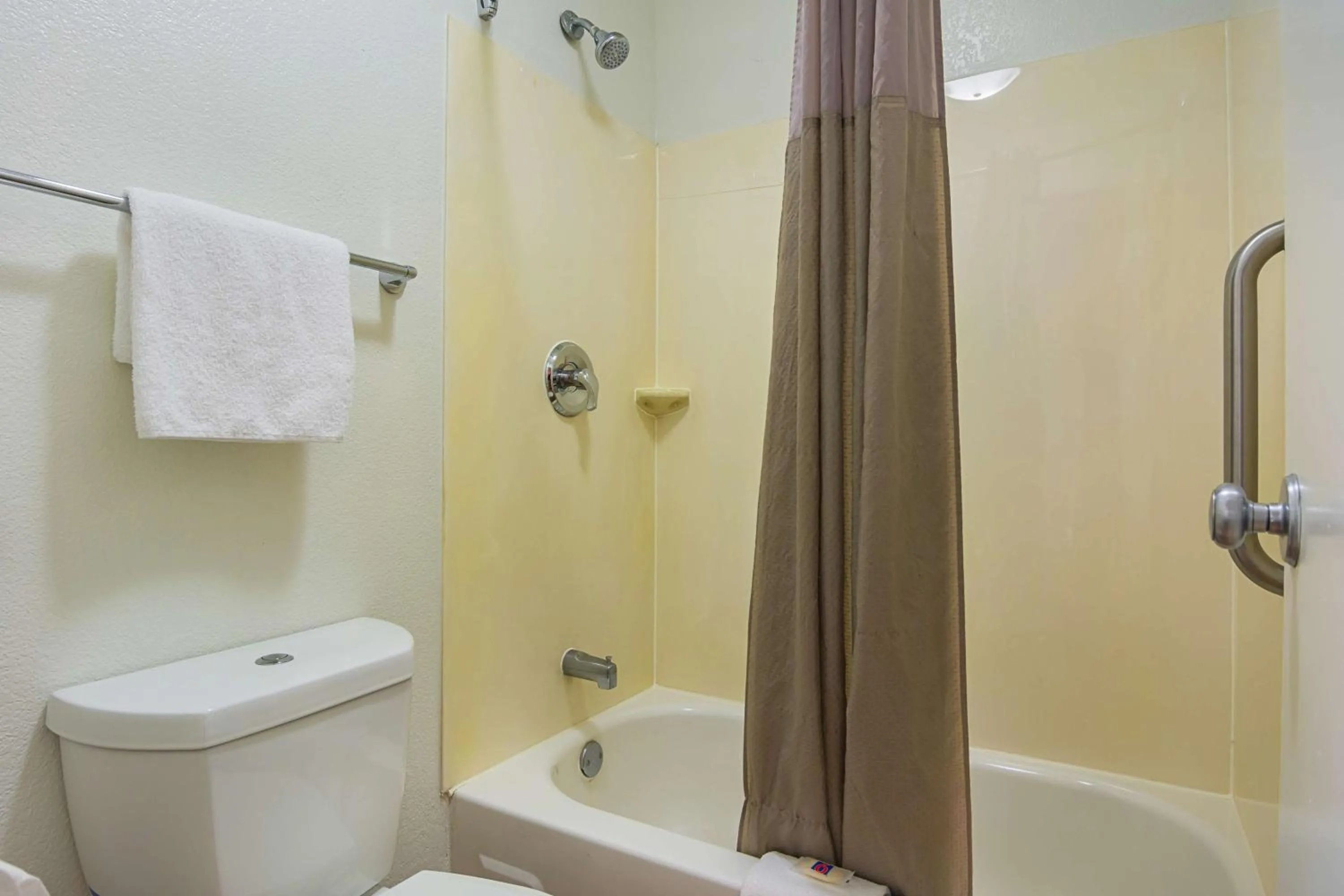 Shower in Motel 6-Tucker, GA - Atlanta Northeast