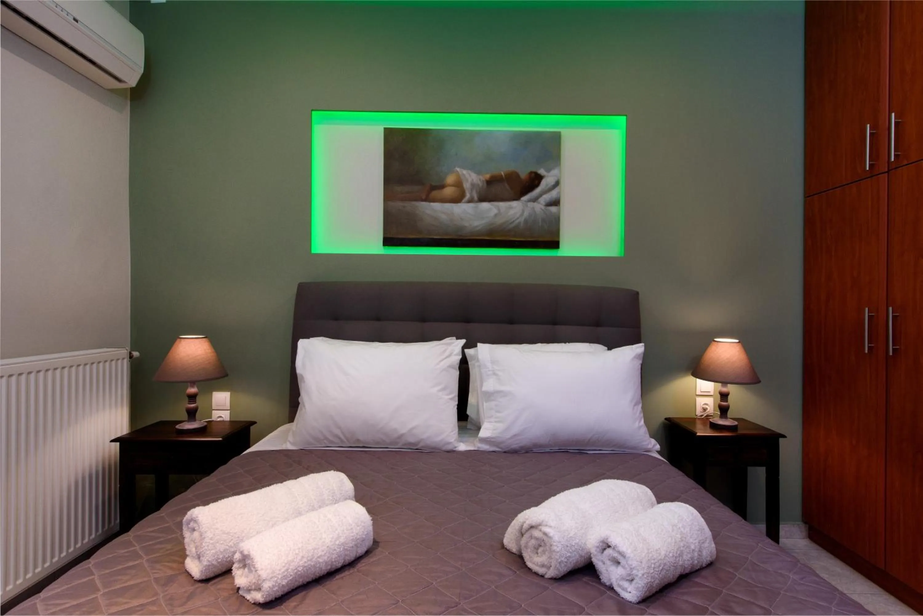 Photo of the whole room, Bed in Angelo Del'Arte Estate