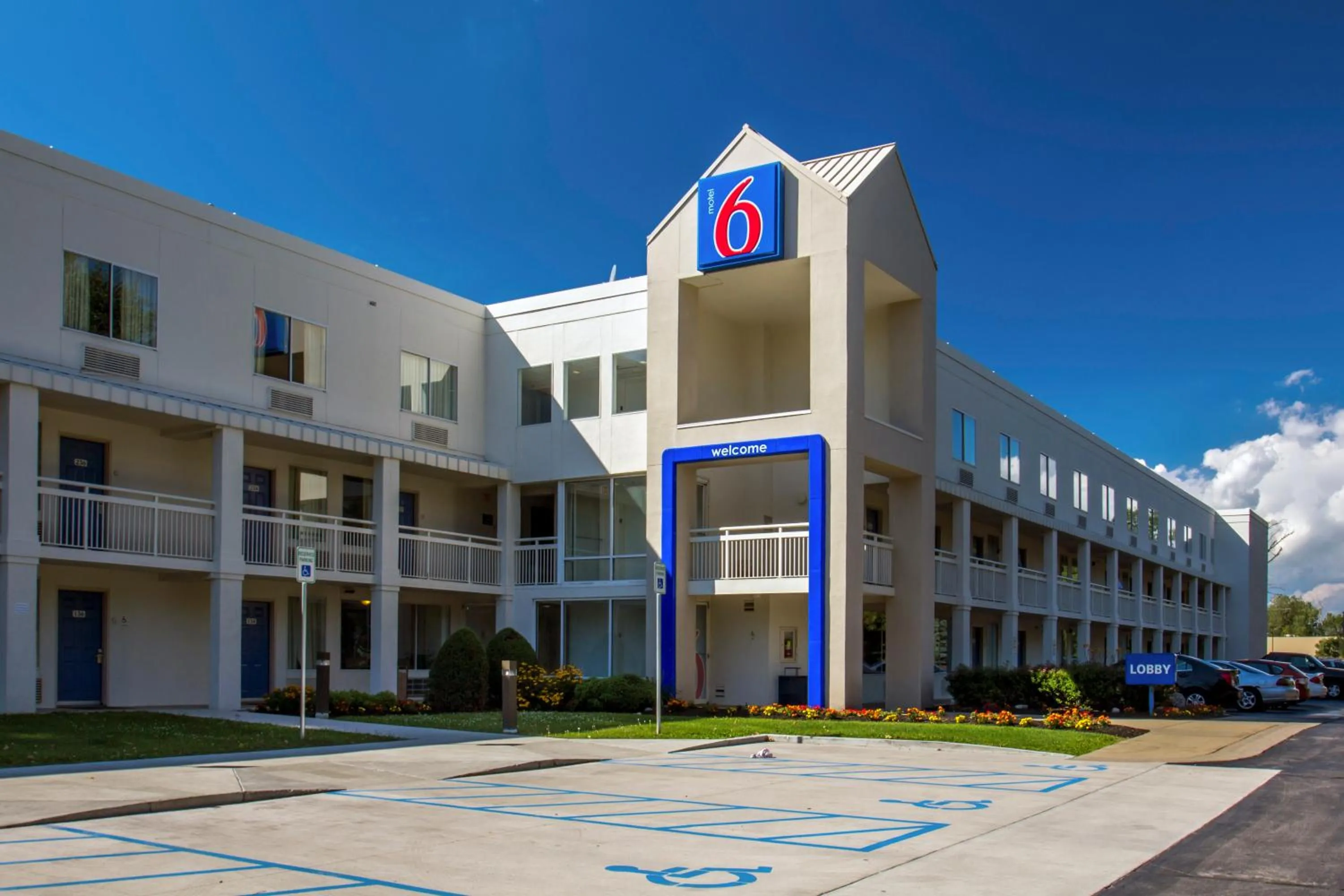 Facade/entrance in Motel 6-Buffalo, NY - Airport - Williamsville