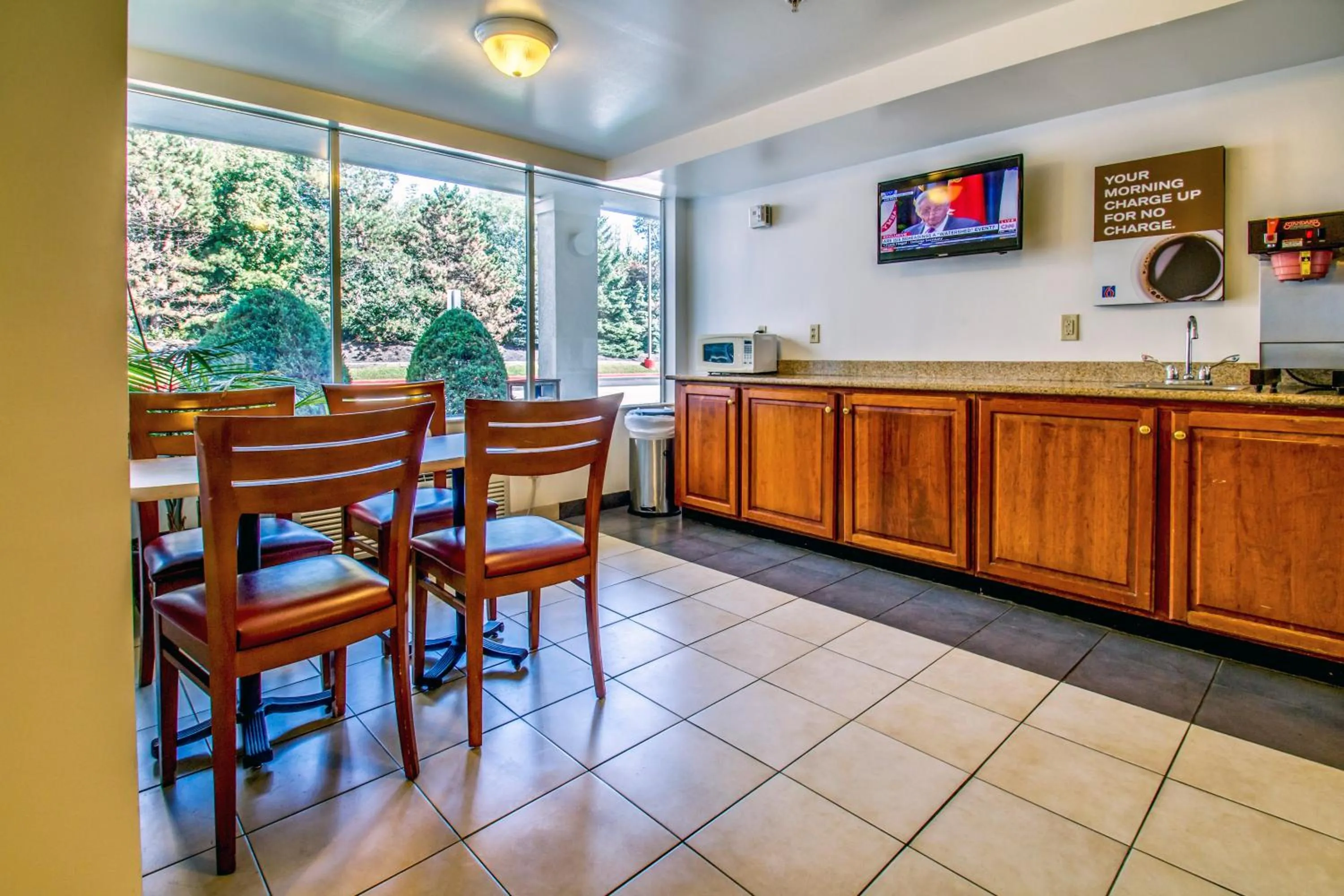 Restaurant/places to eat in Motel 6-Buffalo, NY - Airport - Williamsville