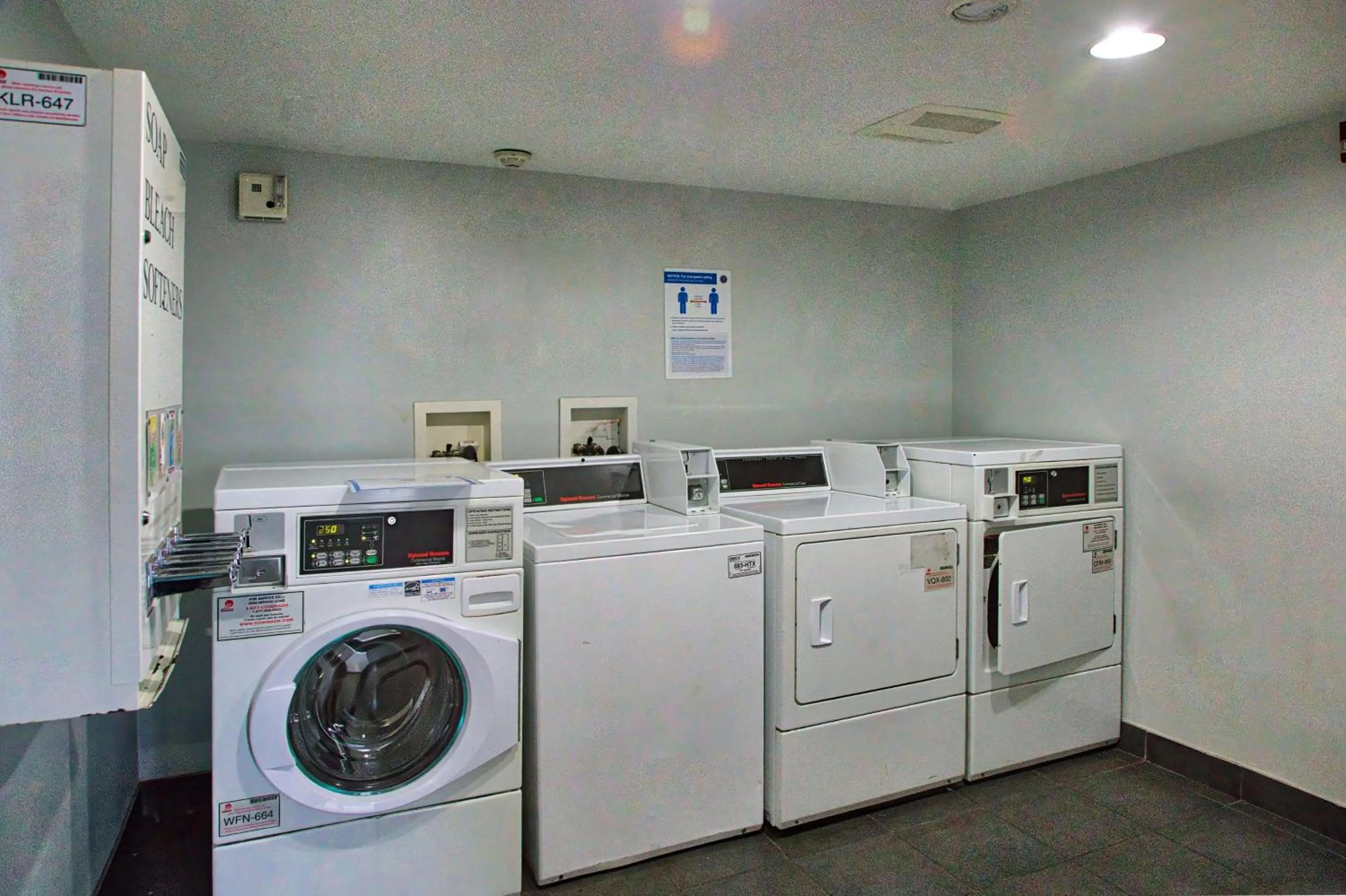 Property building in Motel 6-Buffalo, NY - Airport - Williamsville