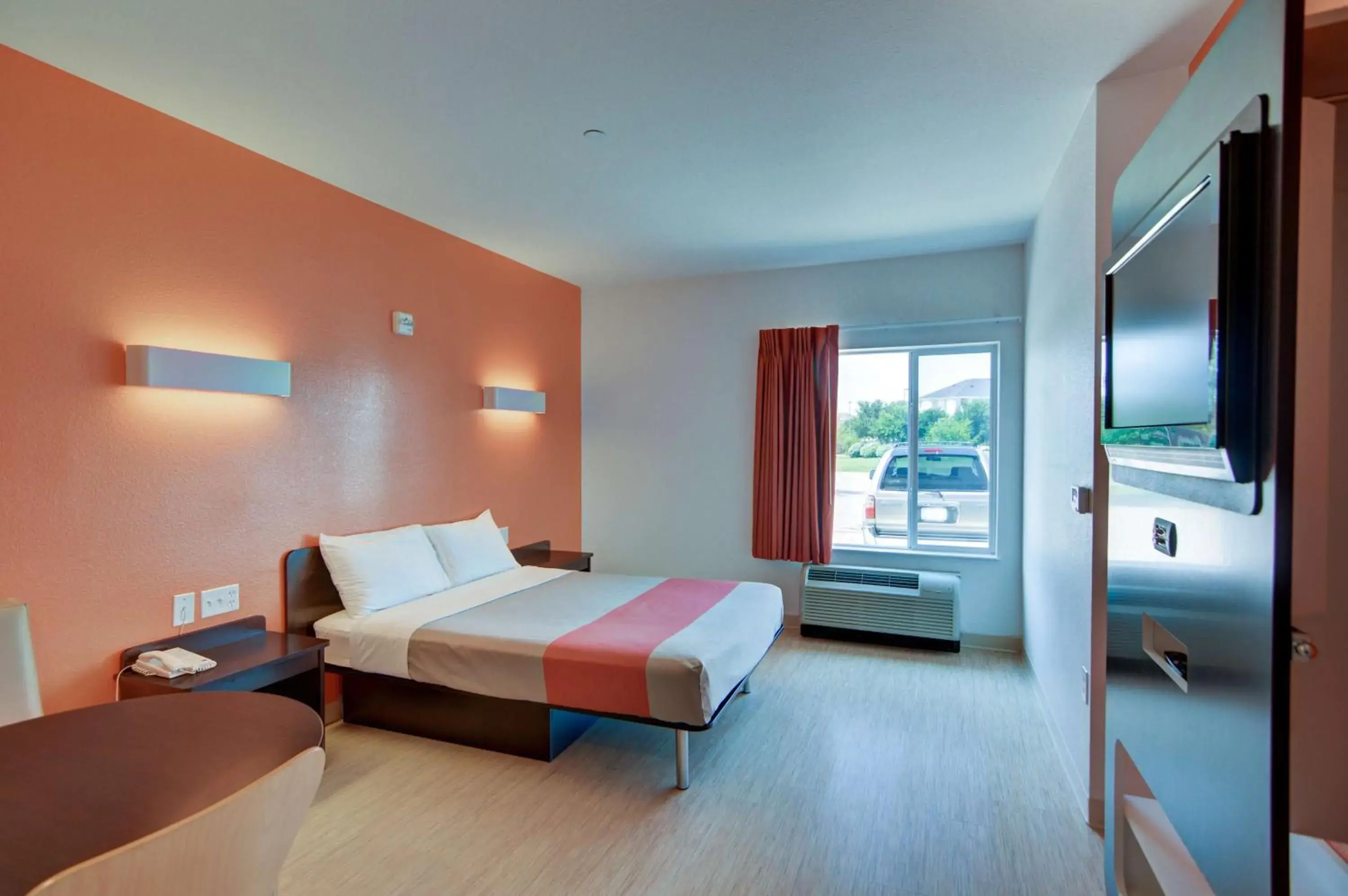 Queen Room - Disability Access in Motel 6-Roanoke, TX - Northlake - Speedway Queen Room - Disability Access in Motel 6-Roanoke, TX - Northlake - Speedway