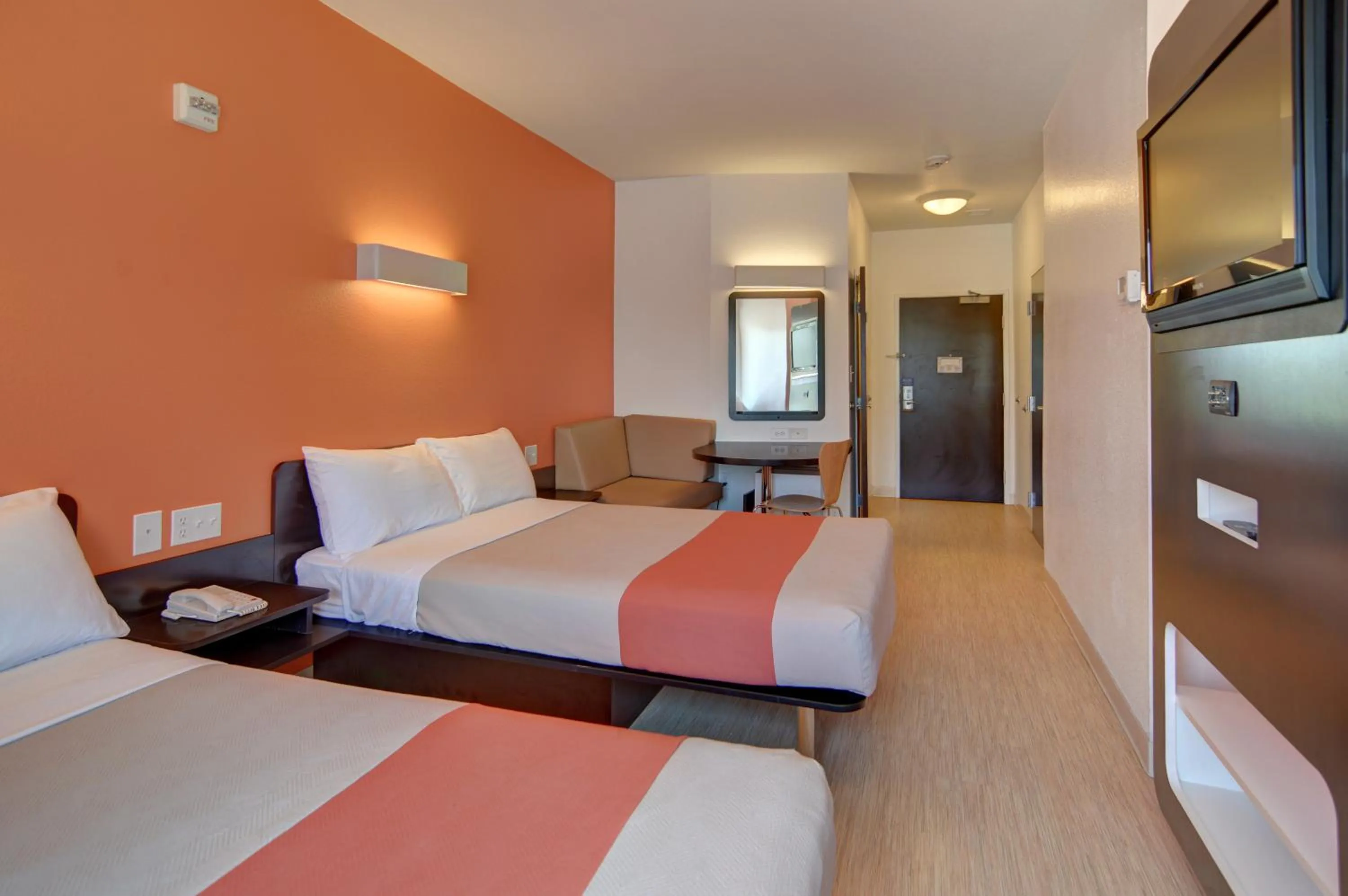 Bedroom, Bed in Motel 6-Roanoke, TX - Northlake - Speedway