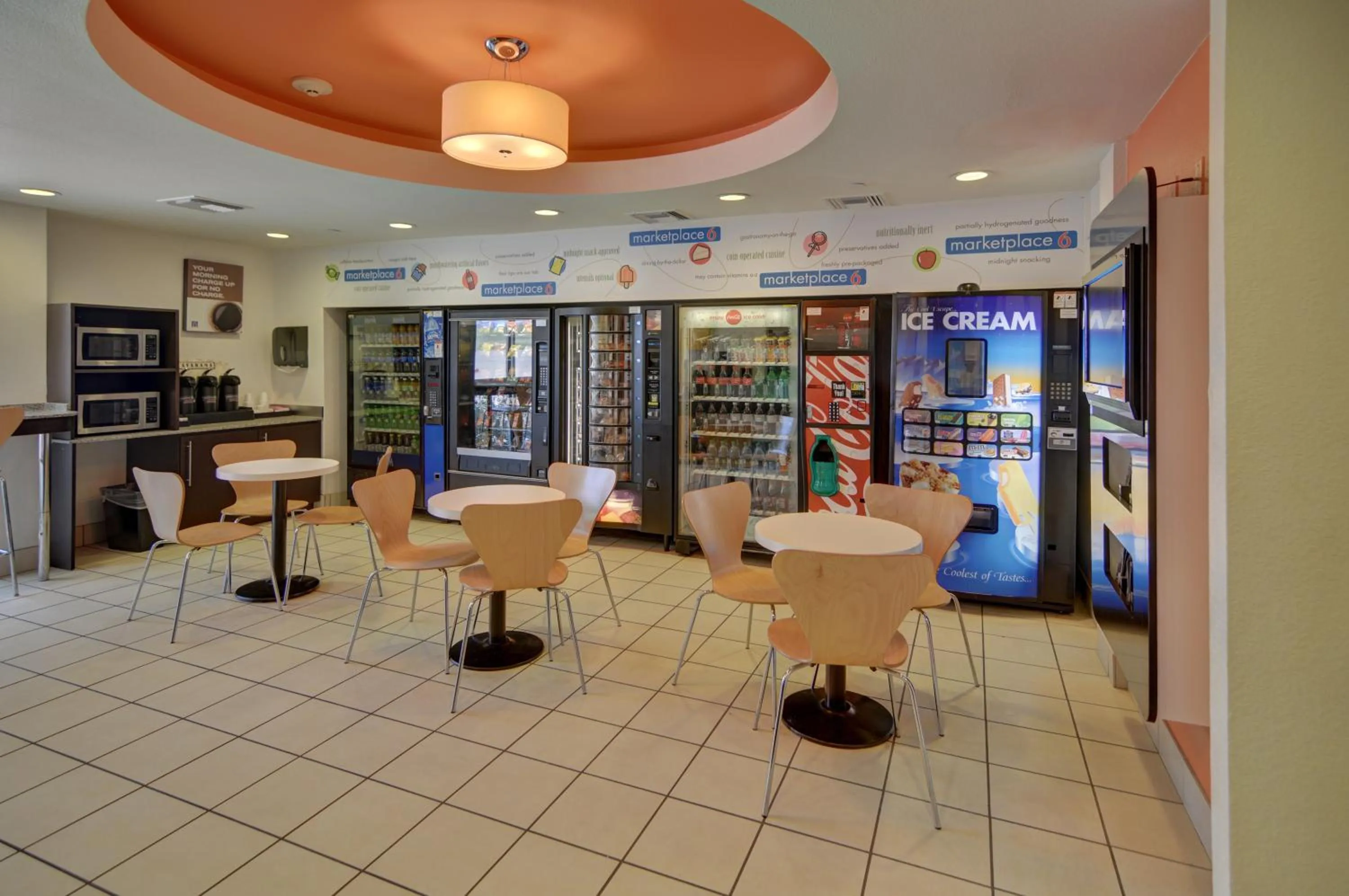 Food and drinks in Motel 6-Roanoke, TX - Northlake - Speedway