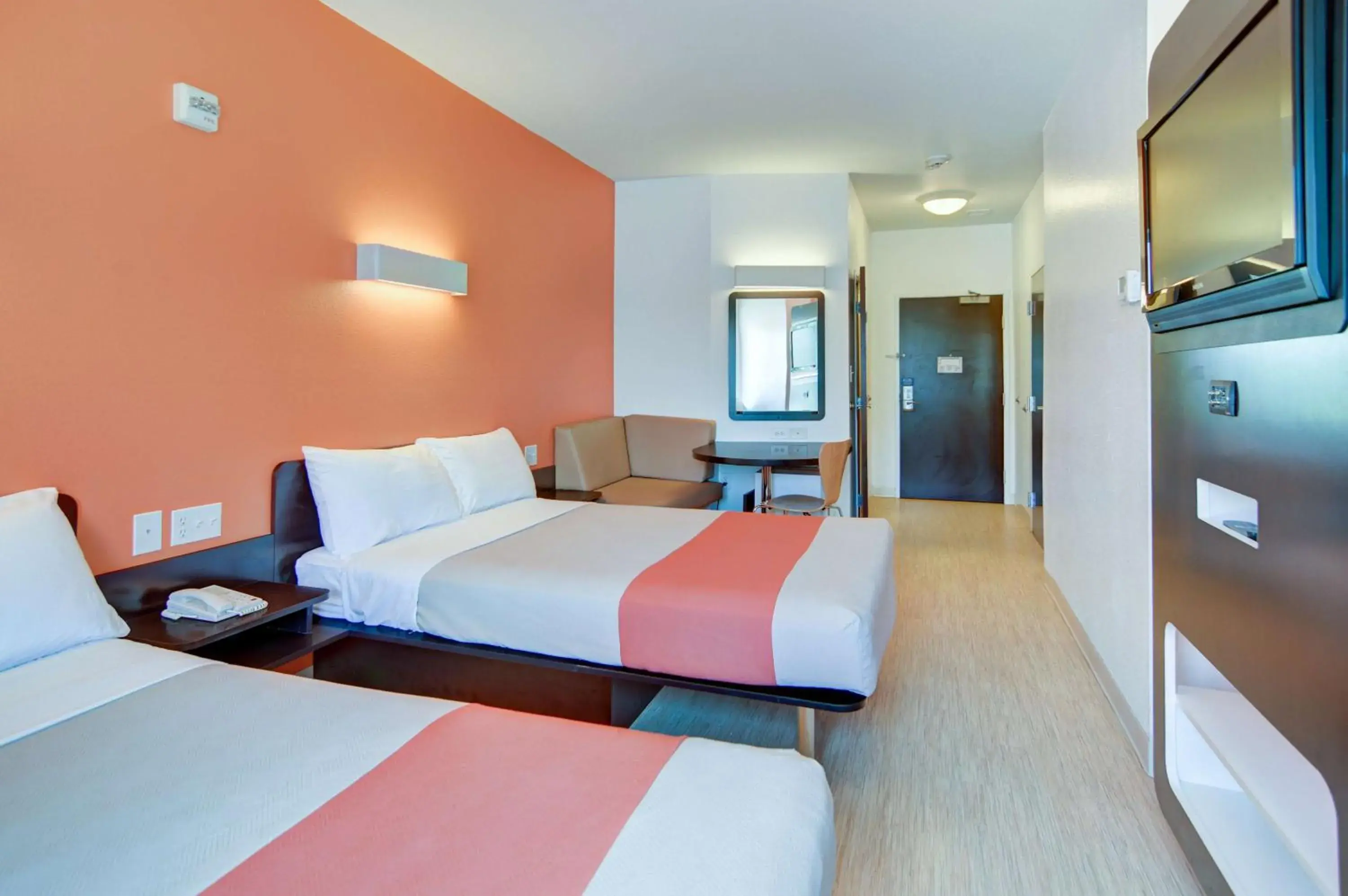 Deluxe Quadruple Room in Motel 6-Roanoke, TX - Northlake - Speedway Deluxe Quadruple Room in Motel 6-Roanoke, TX - Northlake - Speedway