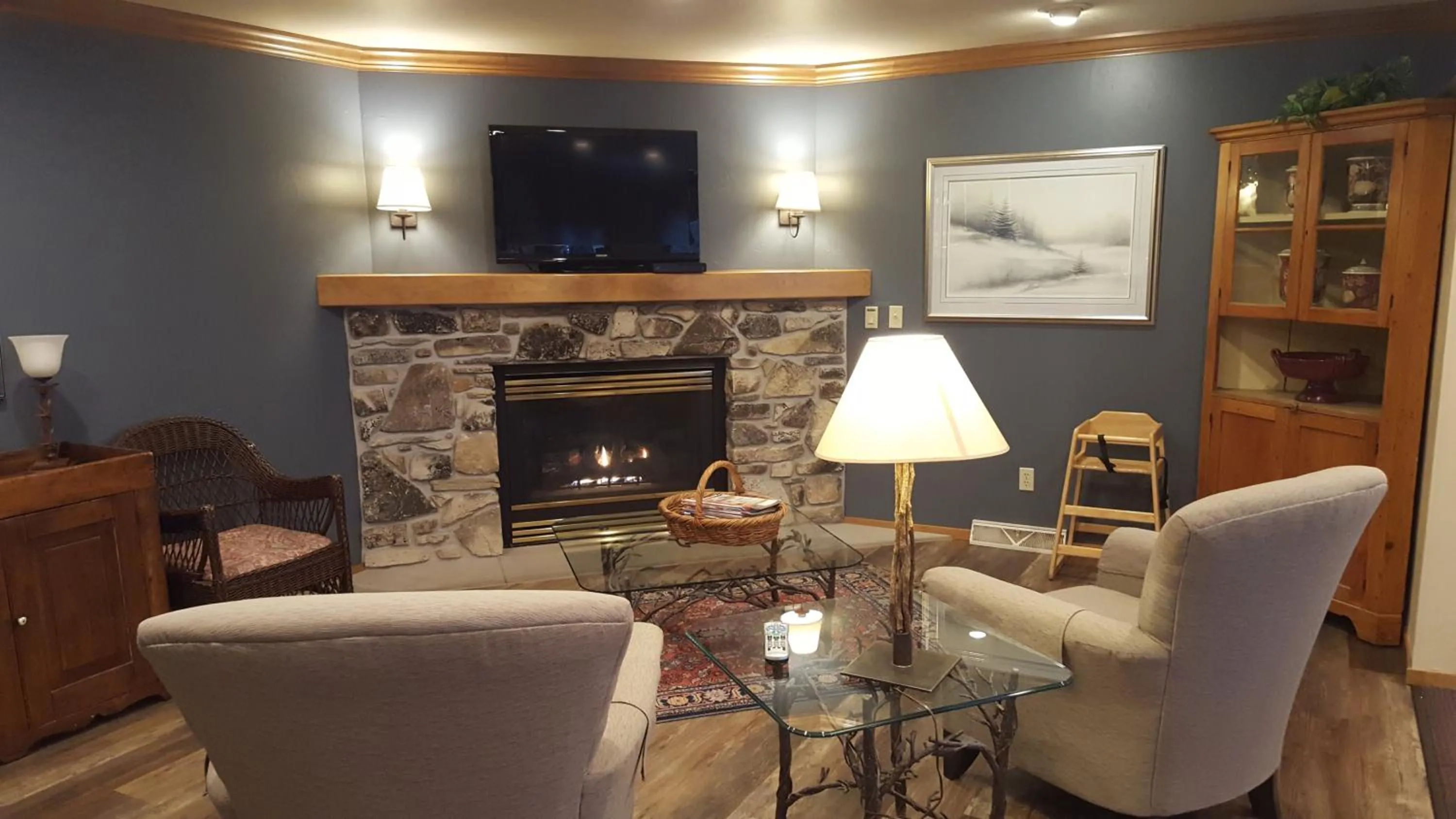 TV and multimedia in Homestead Suites - Fish Creek
