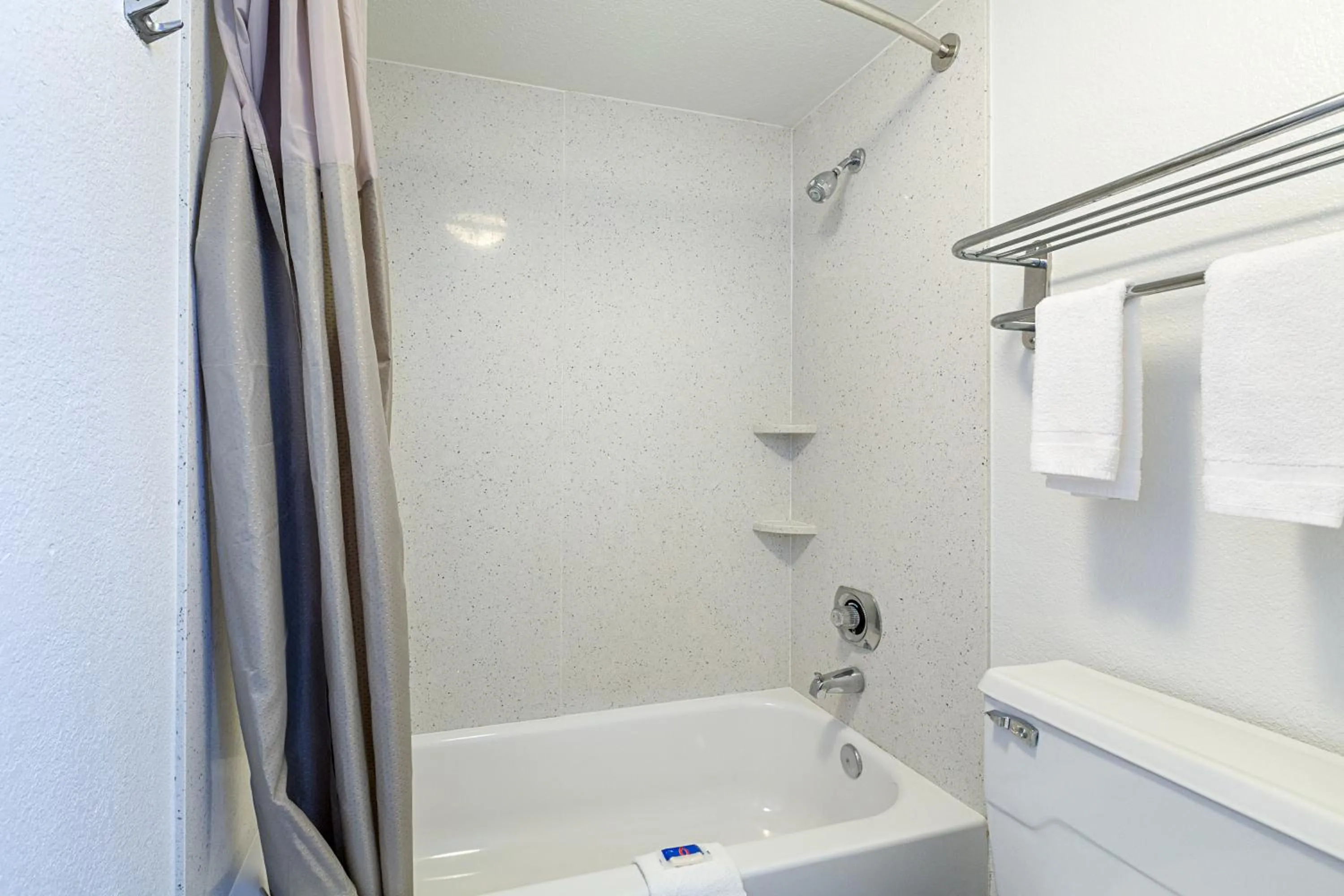 Bathroom in Motel 6-Dallas, TX - Market Center