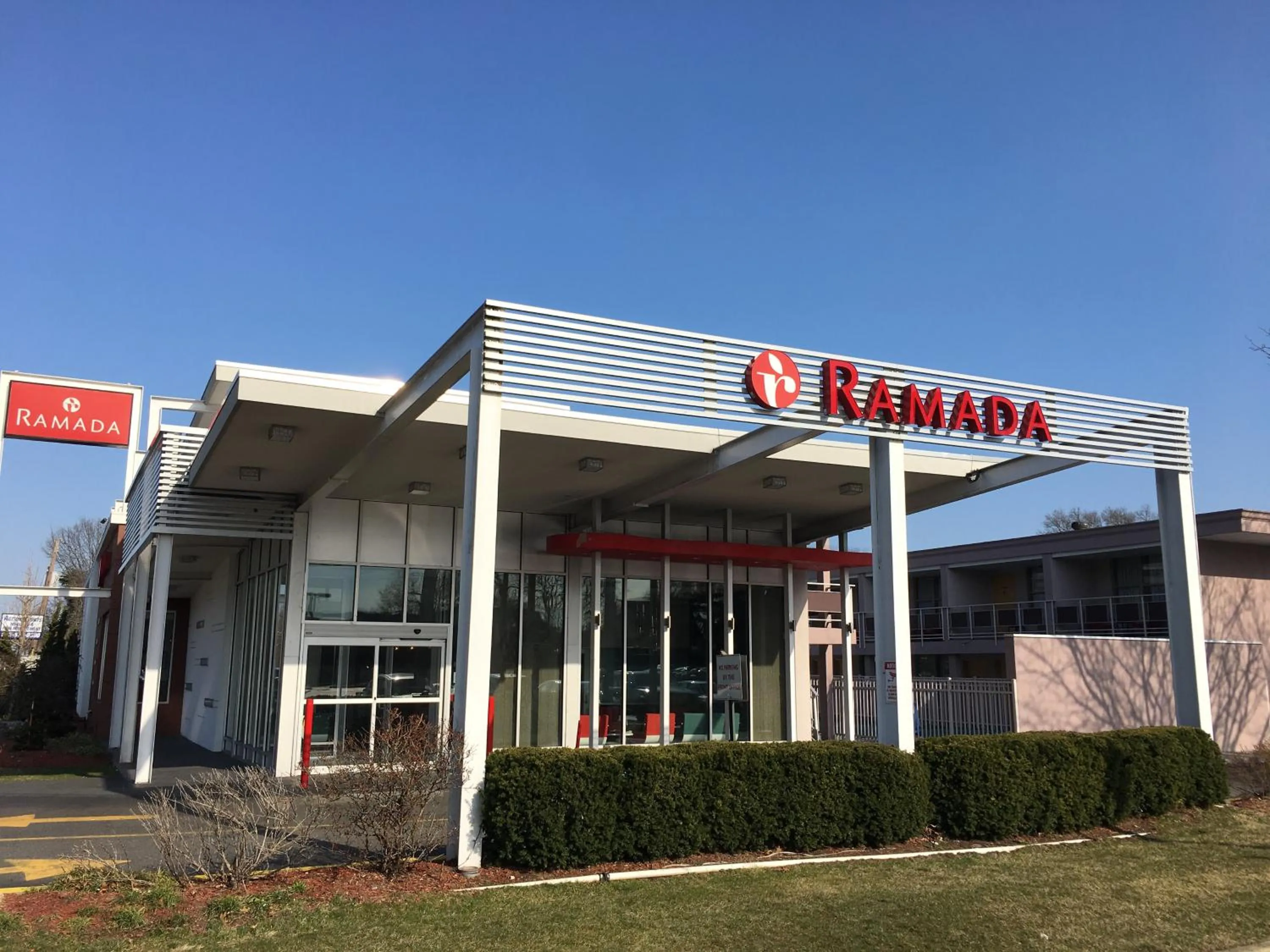 Property building in Ramada by Wyndham Rockville Centre