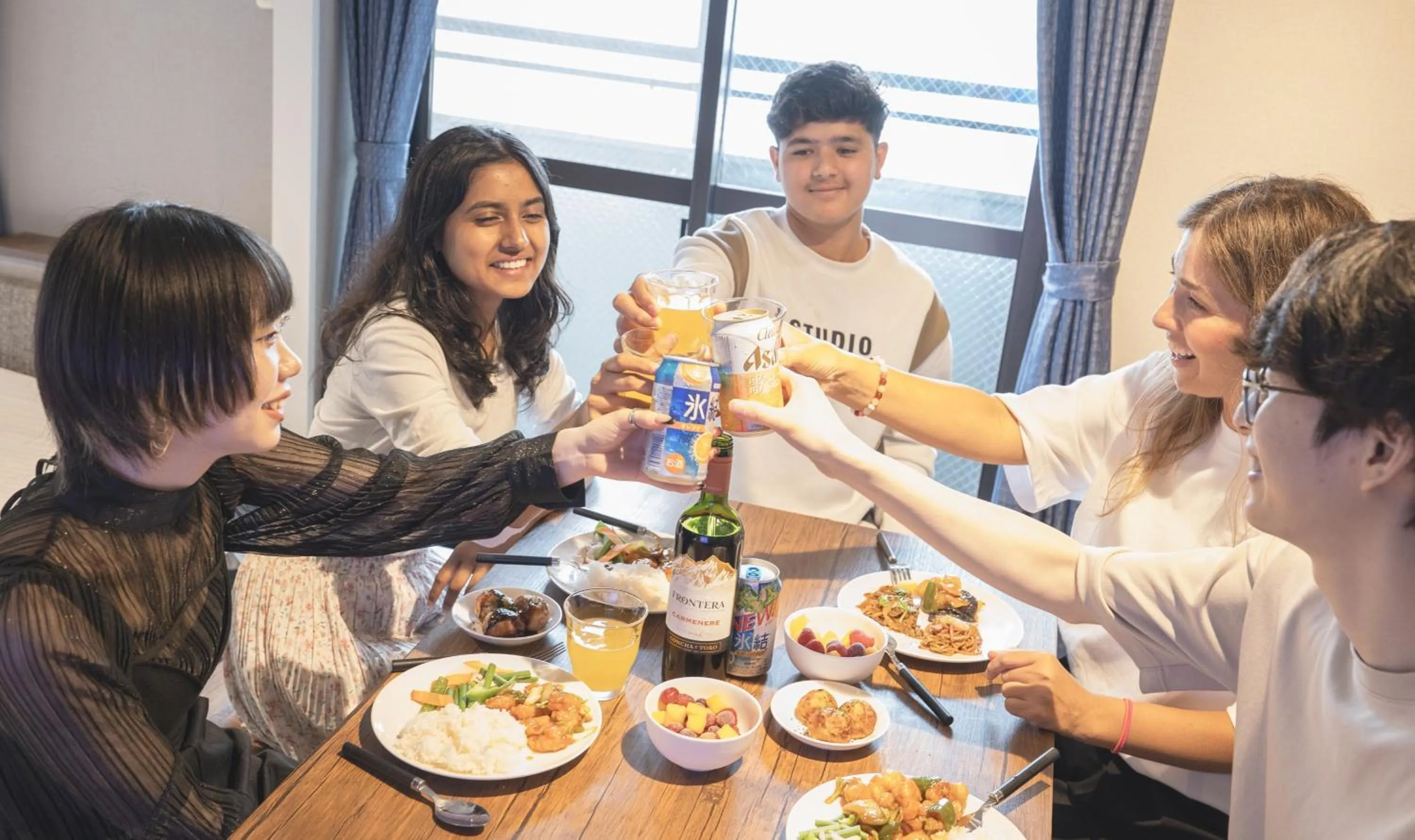 People in e-stay ebisu