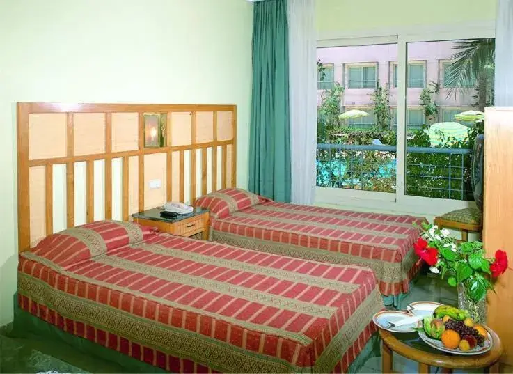 Standard Single Room With Pool or Seaside View in Sea Garden Hotel Standard Single Room With Pool or Seaside View in Sea Garden Hotel