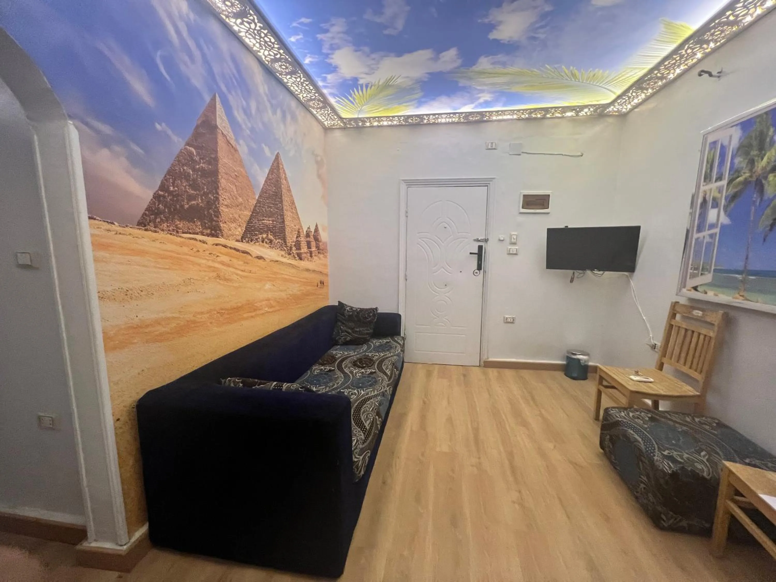 TV and multimedia in Pyramids View Inn Bed & Breakfast