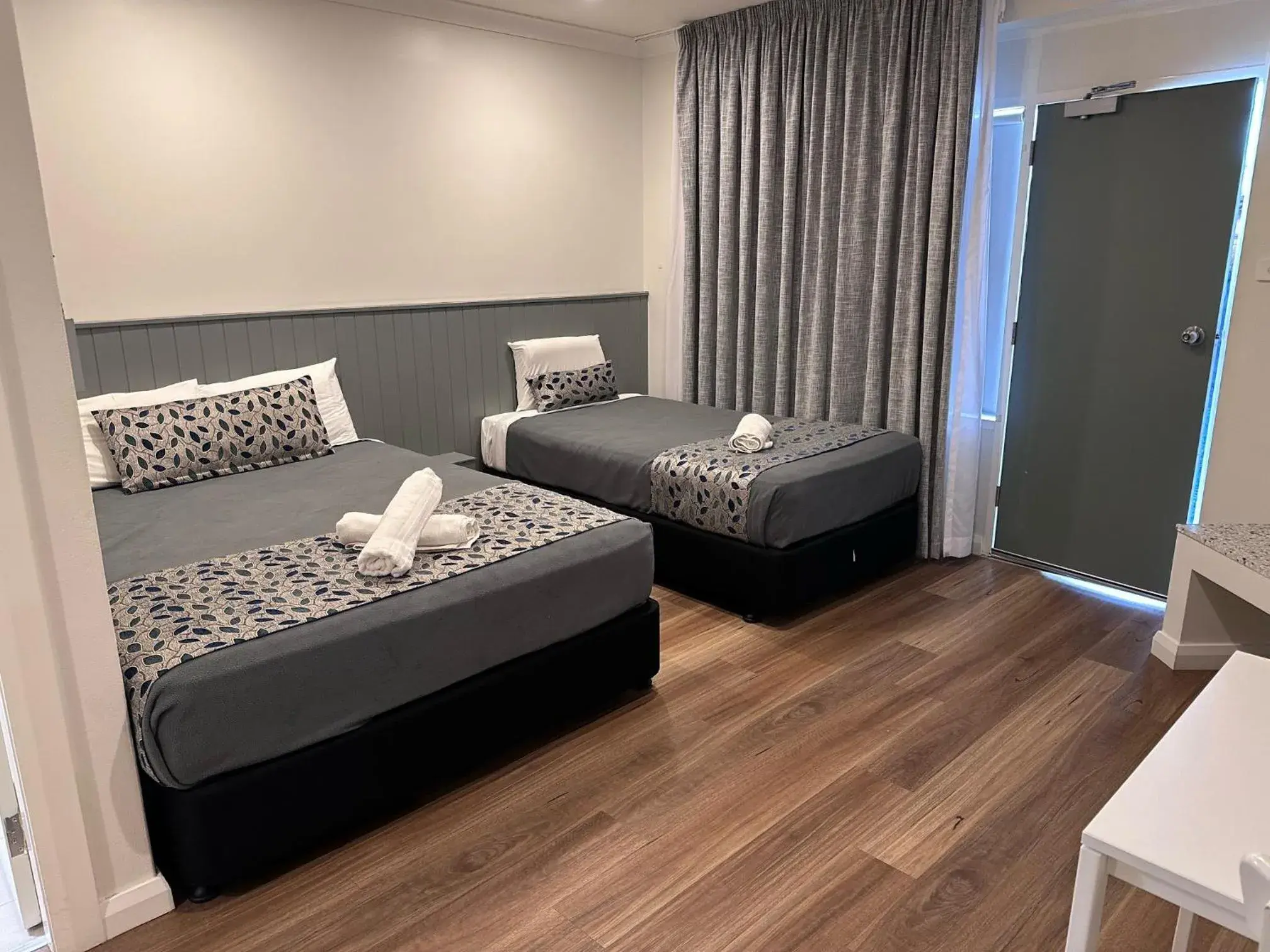 Standard Twin Room in Surf Beach Motel Newcastle Standard Twin Room in Surf Beach Motel Newcastle